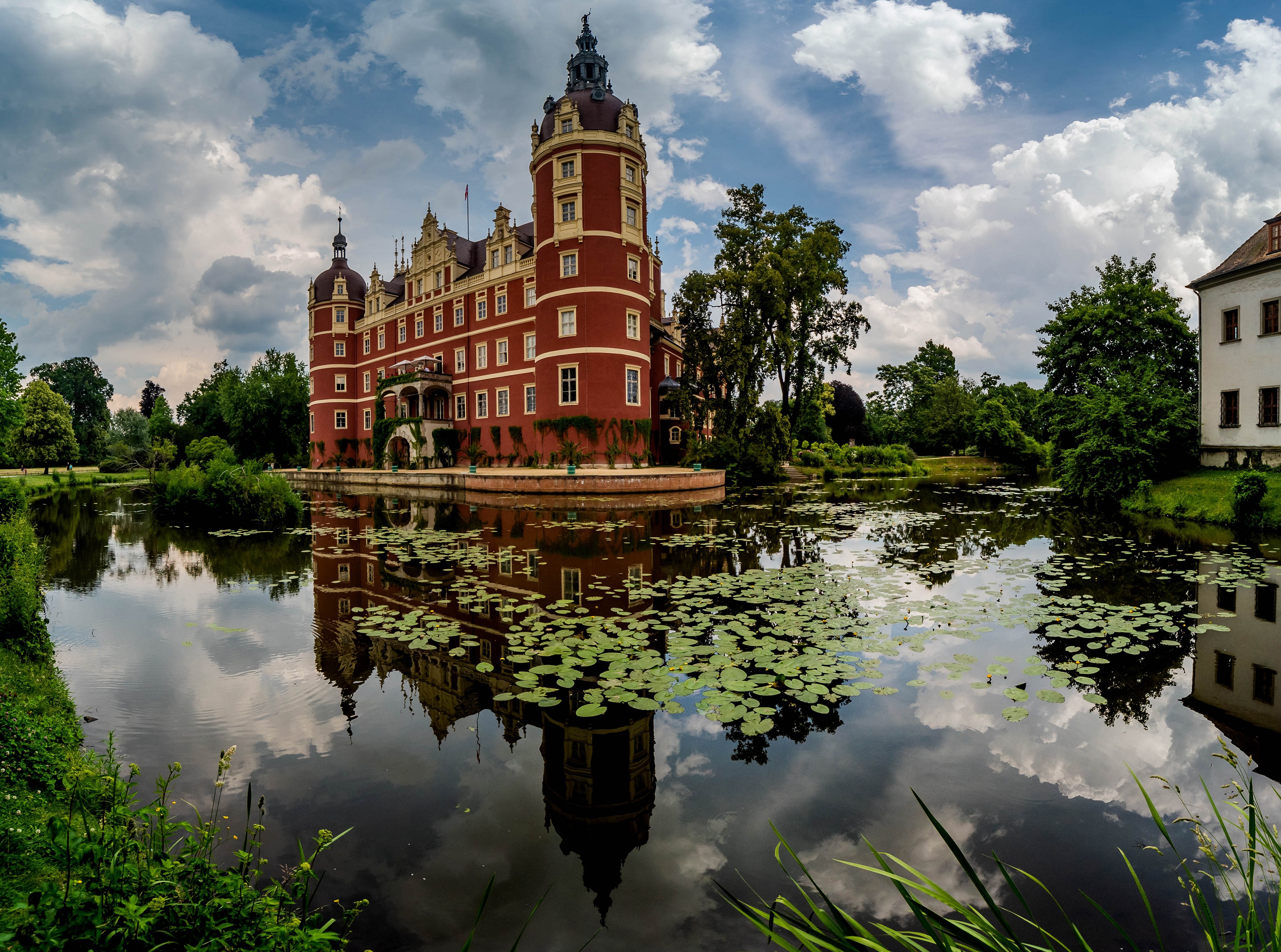 4K Schloss Muskau Castle and Pond in Germany HD Wallpaper