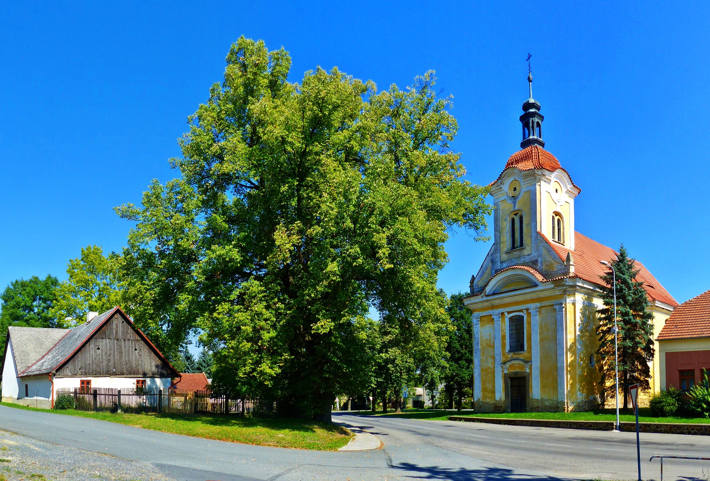 Church and old house in Czech Republic HD Wallpaper