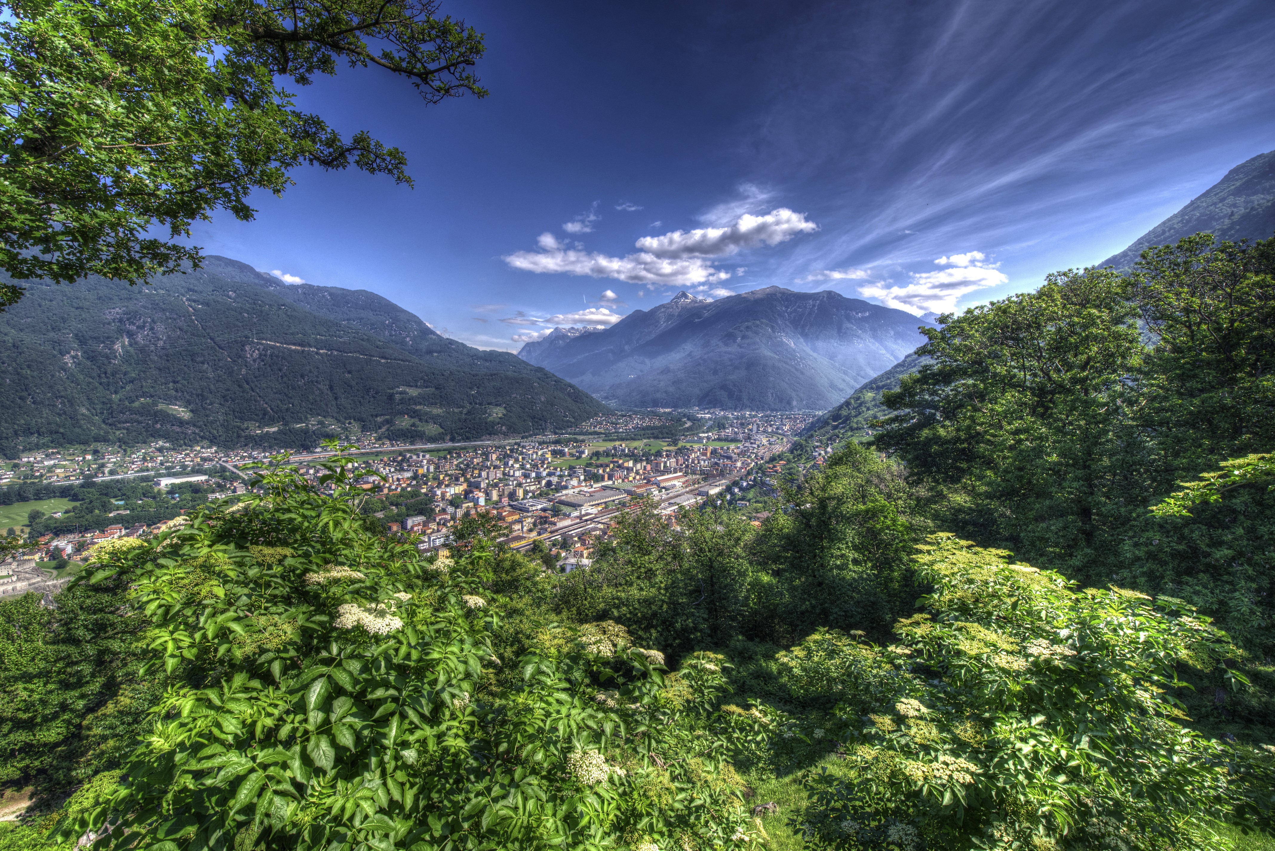 Bellinzona, Switzerland Valley with Mountains HD Wallpaper