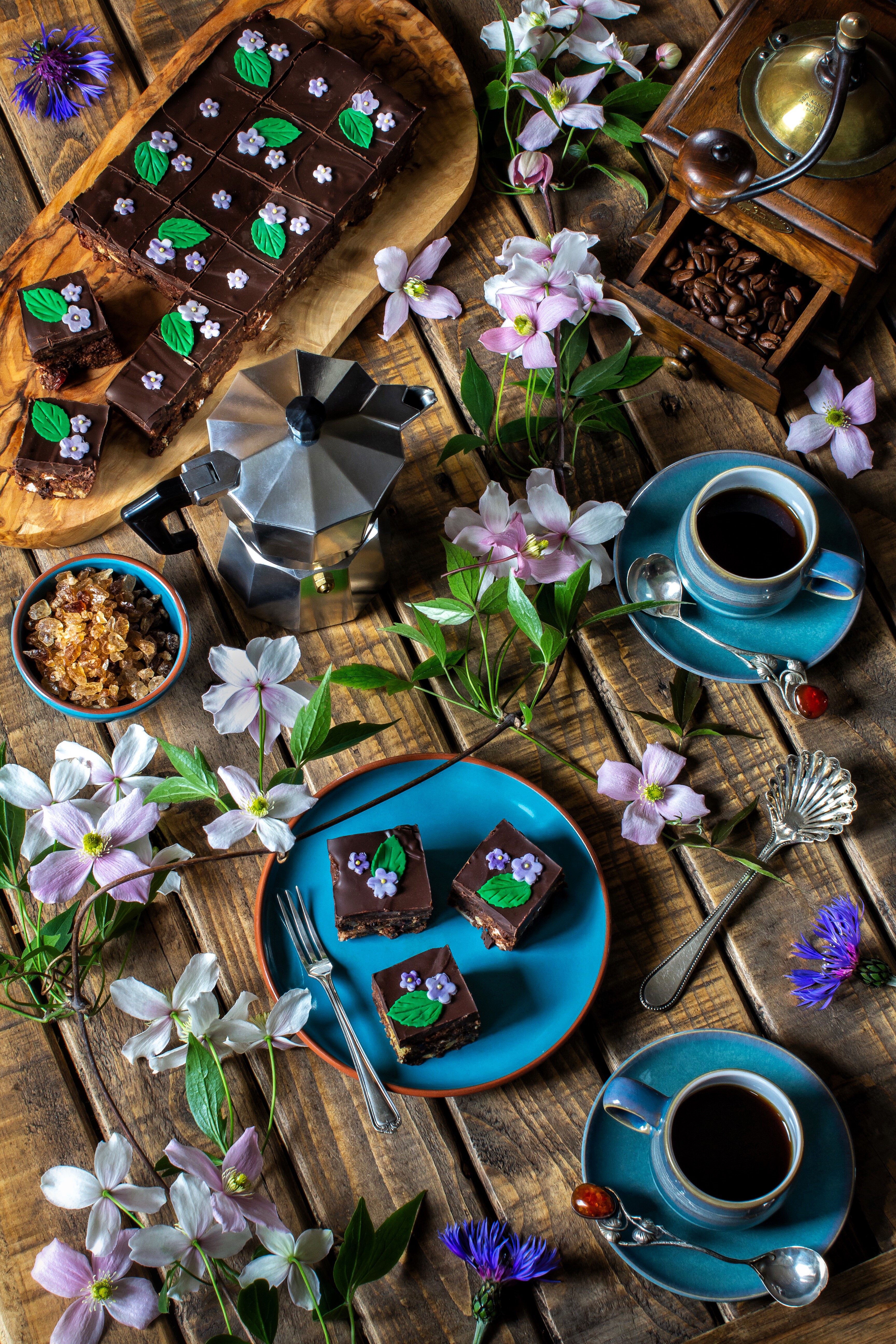 Chocolate cakes with coffee and flowers HD Phone Wallpaper