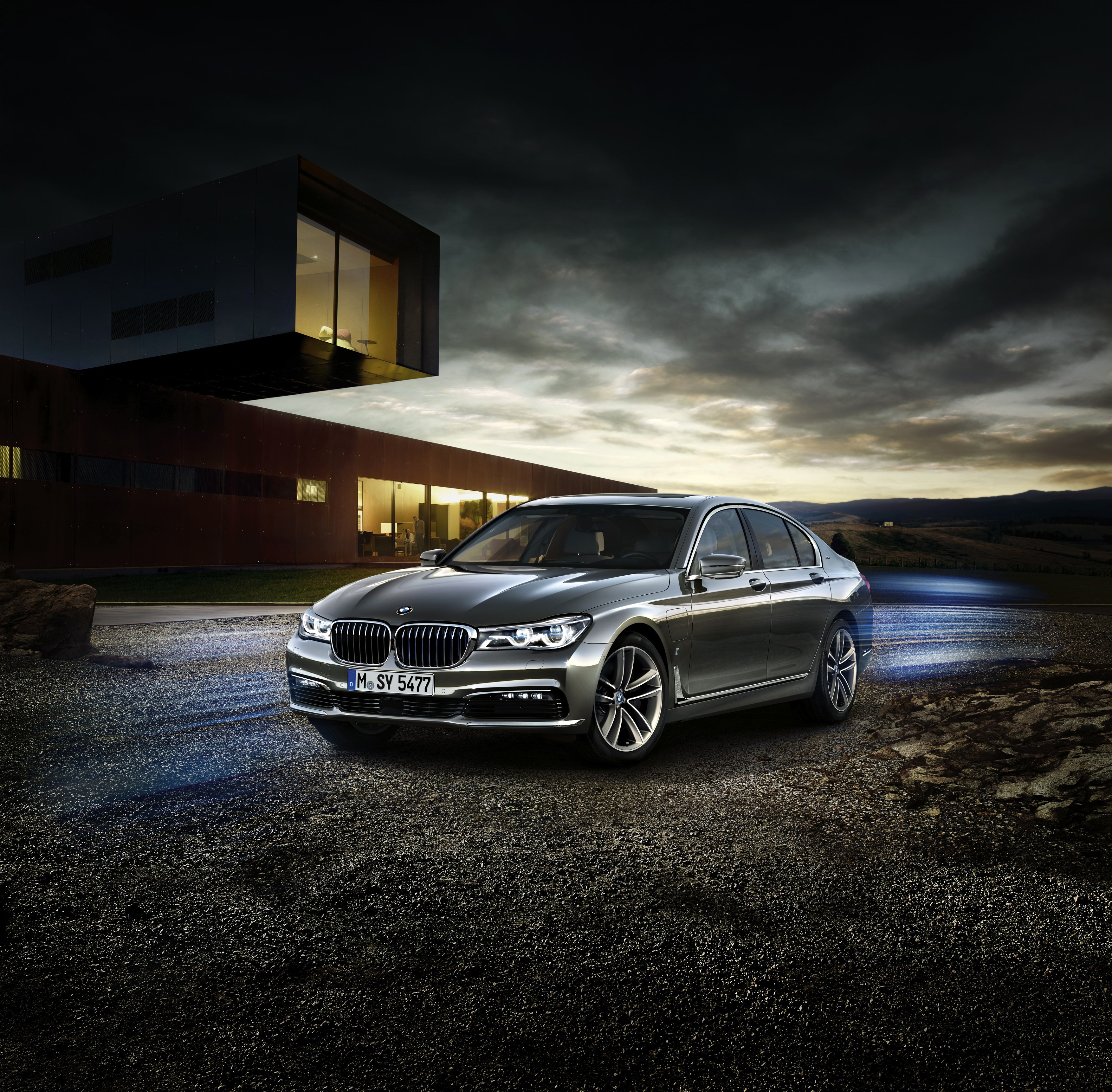 2016 BMW 740e iPerformance Sedan HD Wallpaper