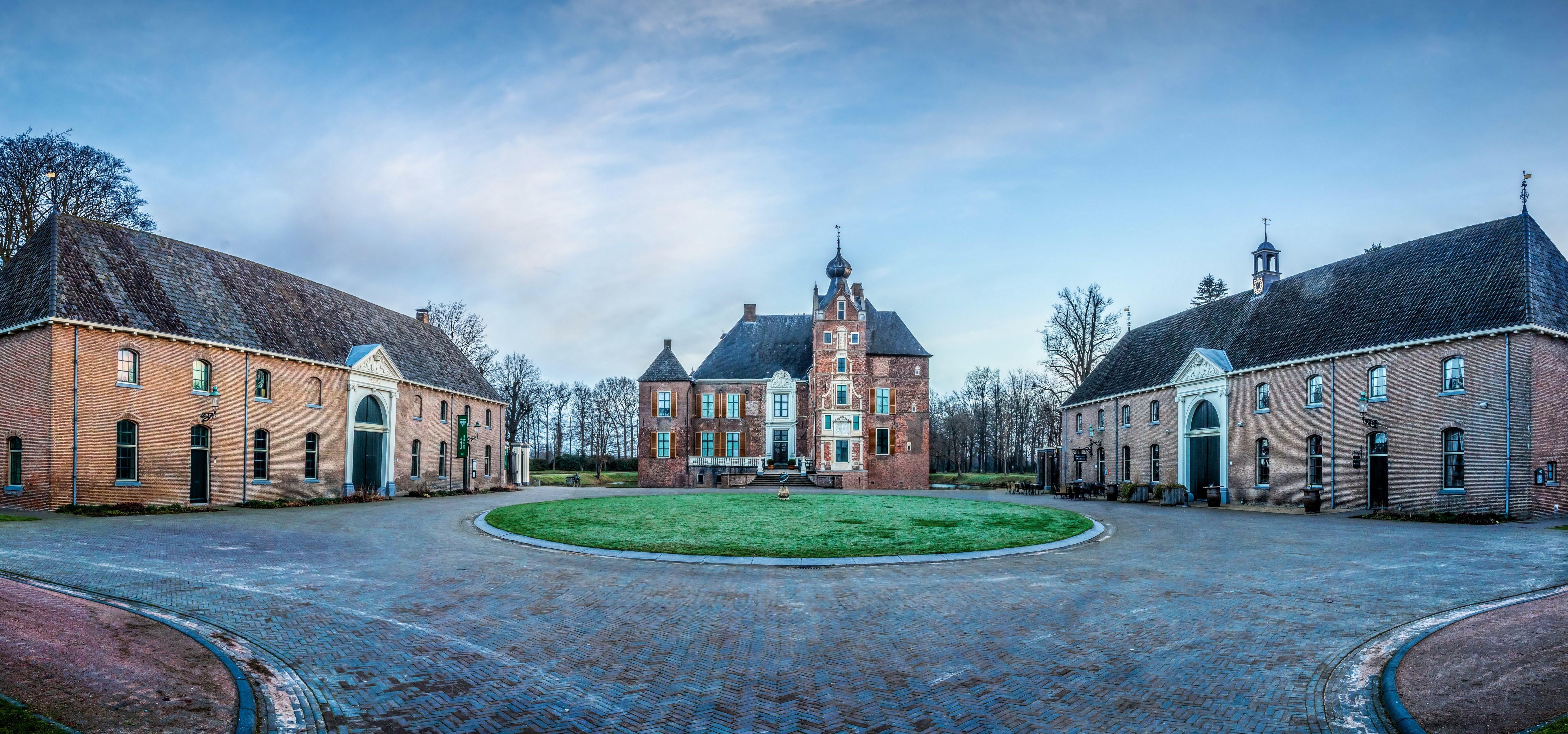 Kasteel Cannenburgh in the Netherlands HD Wallpaper