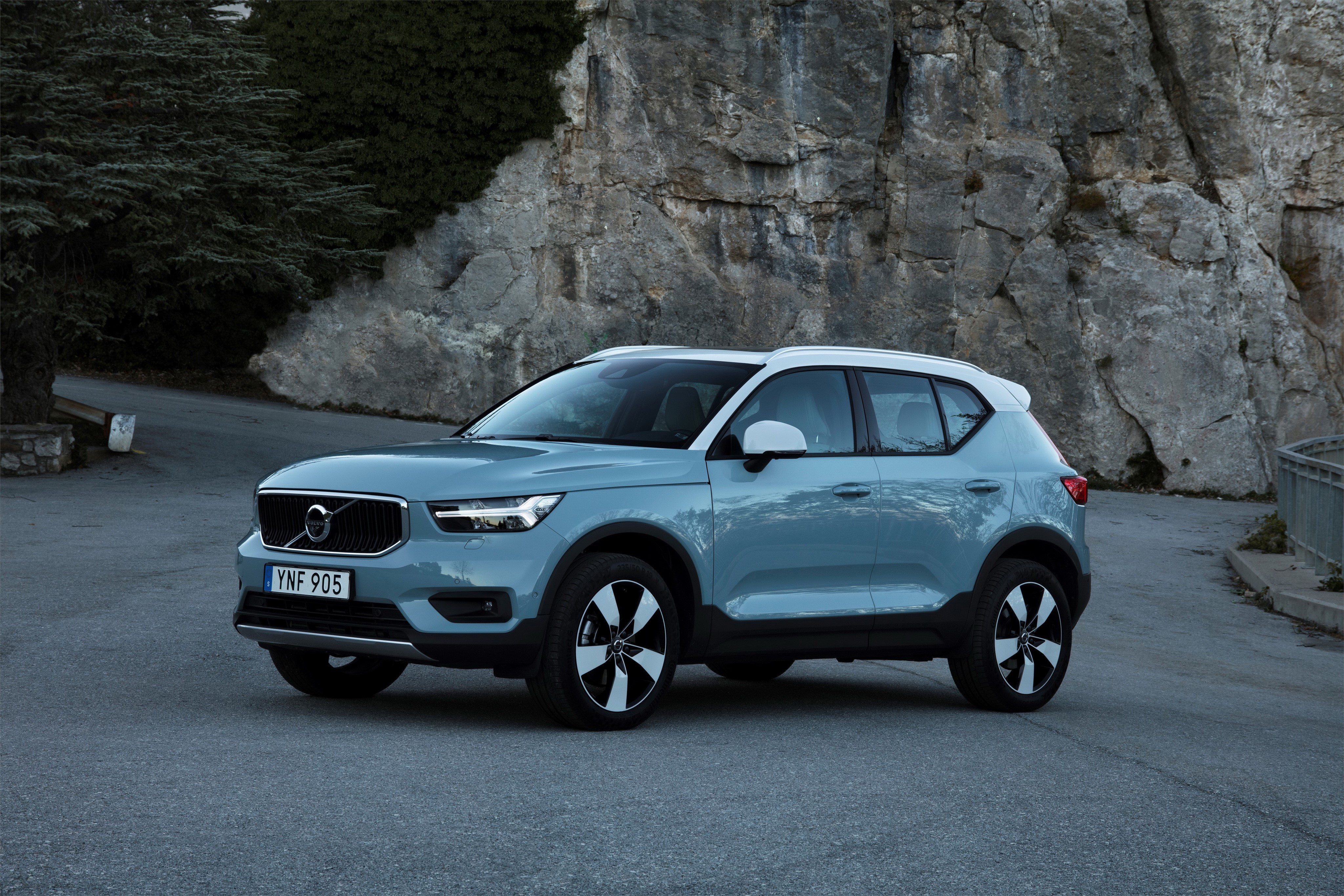 Volvo XC40 D4 Momentum Worldwide HD Wallpaper