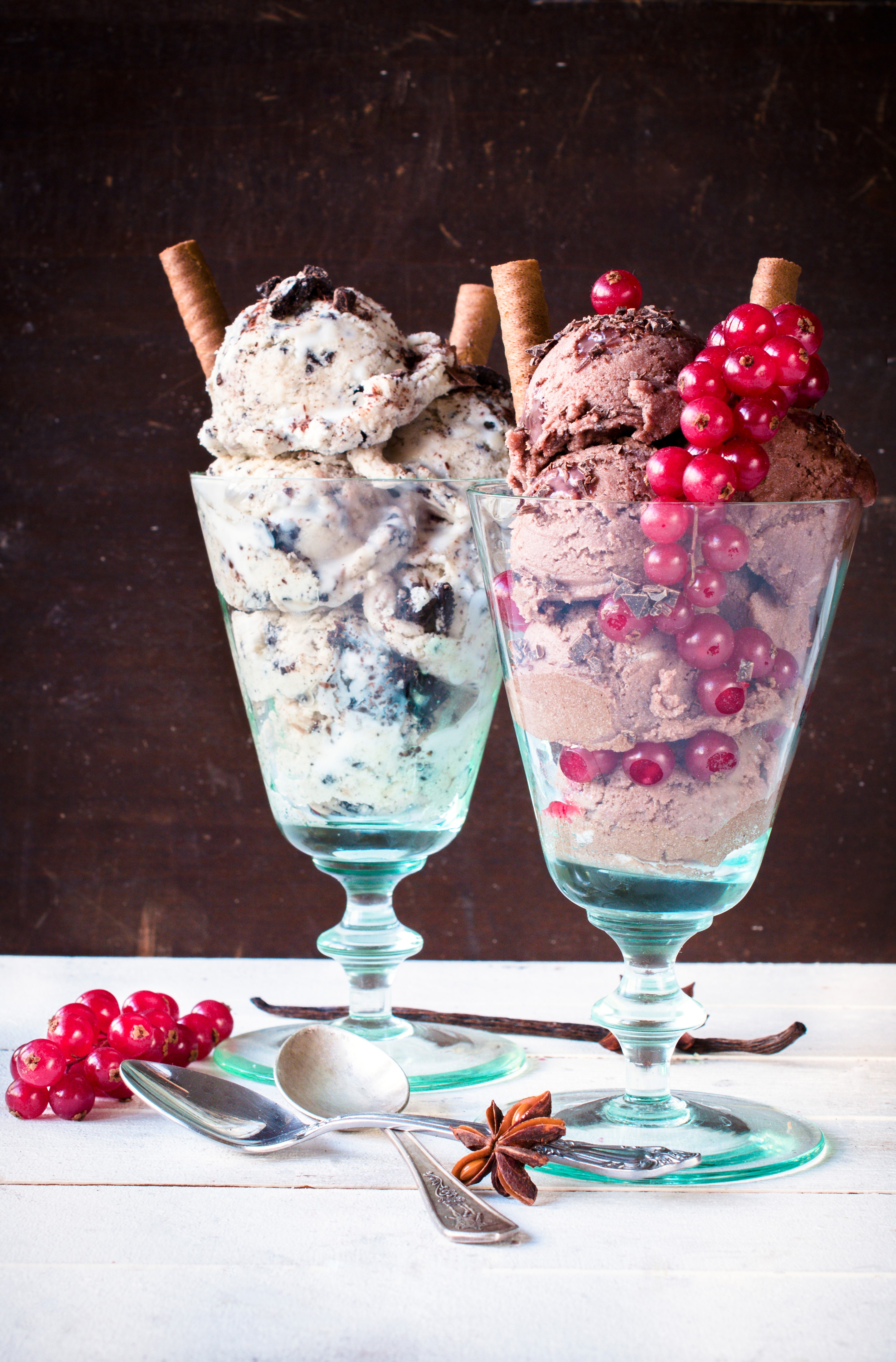 Two ice cream sundaes with currants and wafer sticks HD Phone Wallpaper