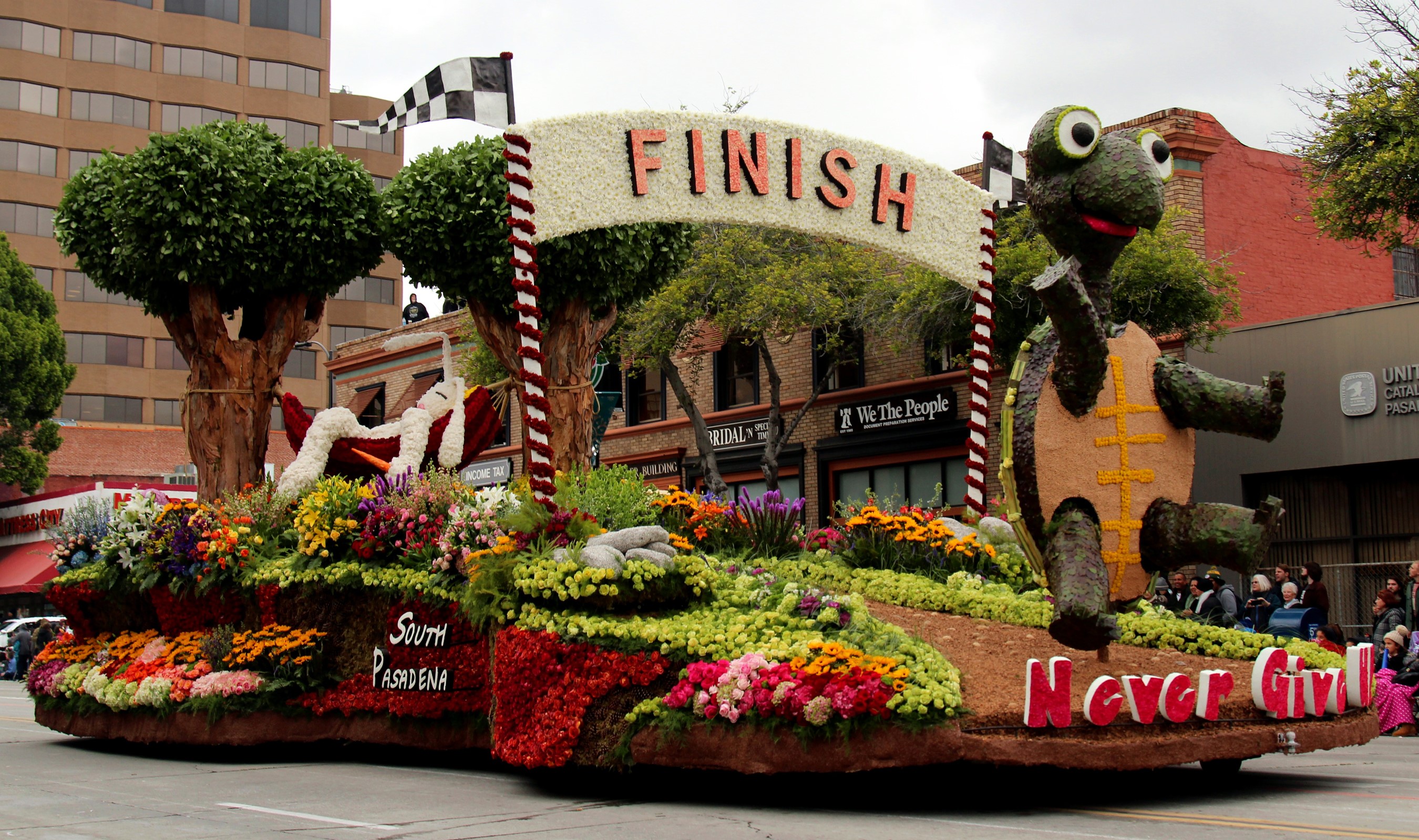 South Pasadena float with turtle and finish line HD Wallpaper