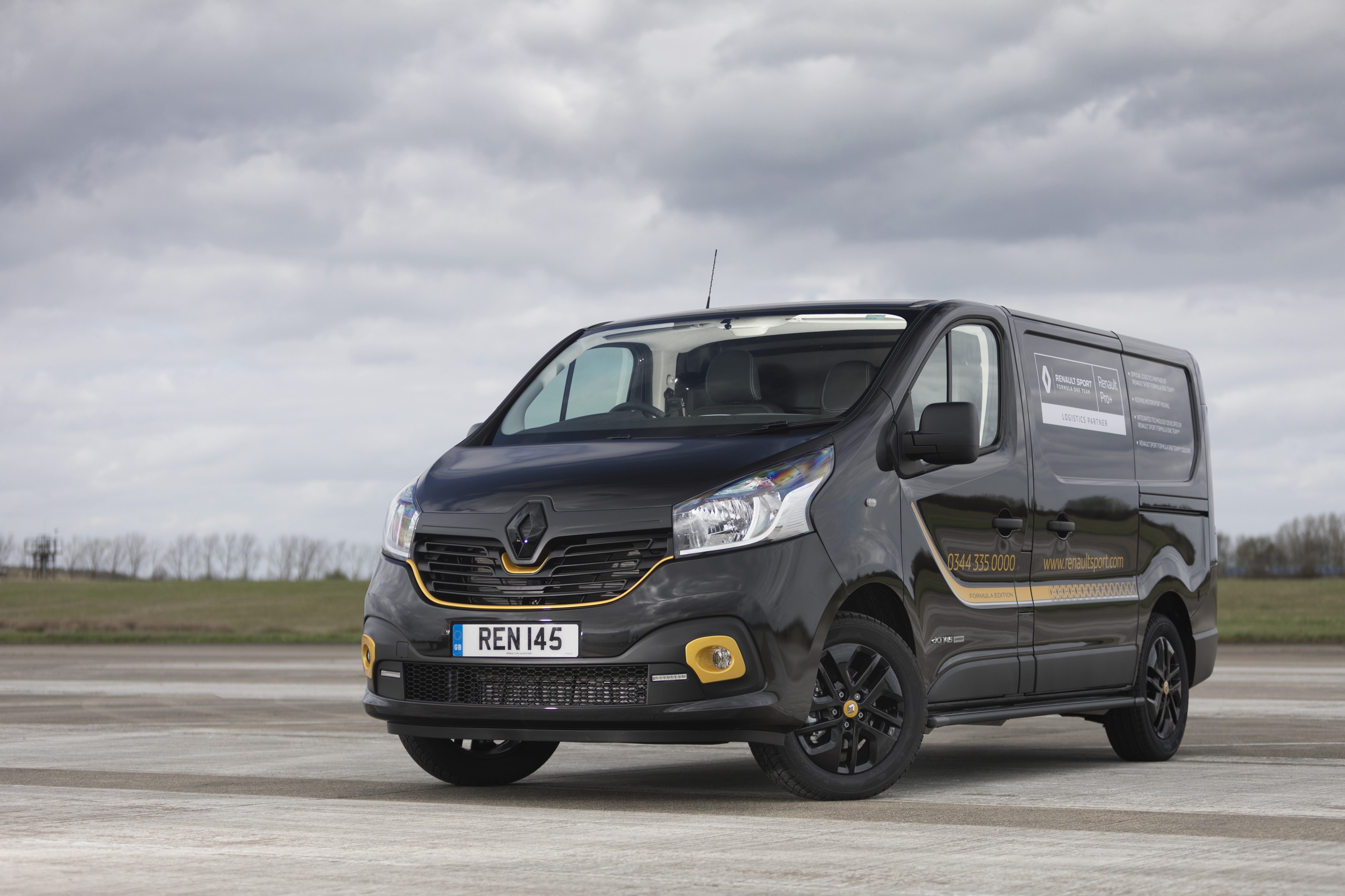 Renault Trafic Formula Edition van HD Wallpaper