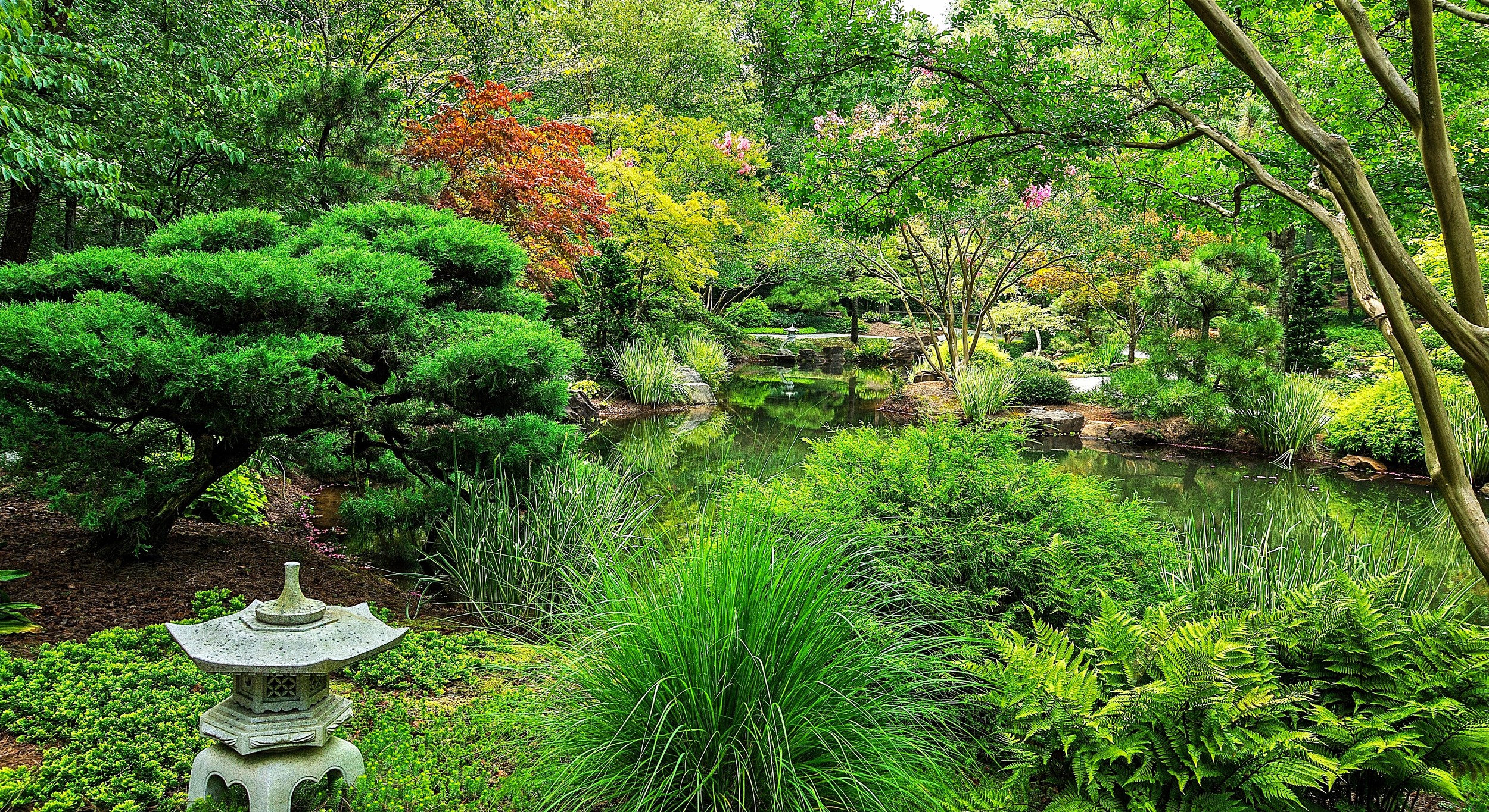 Japanese Garden with Pond and Stone Lantern HD Wallpaper