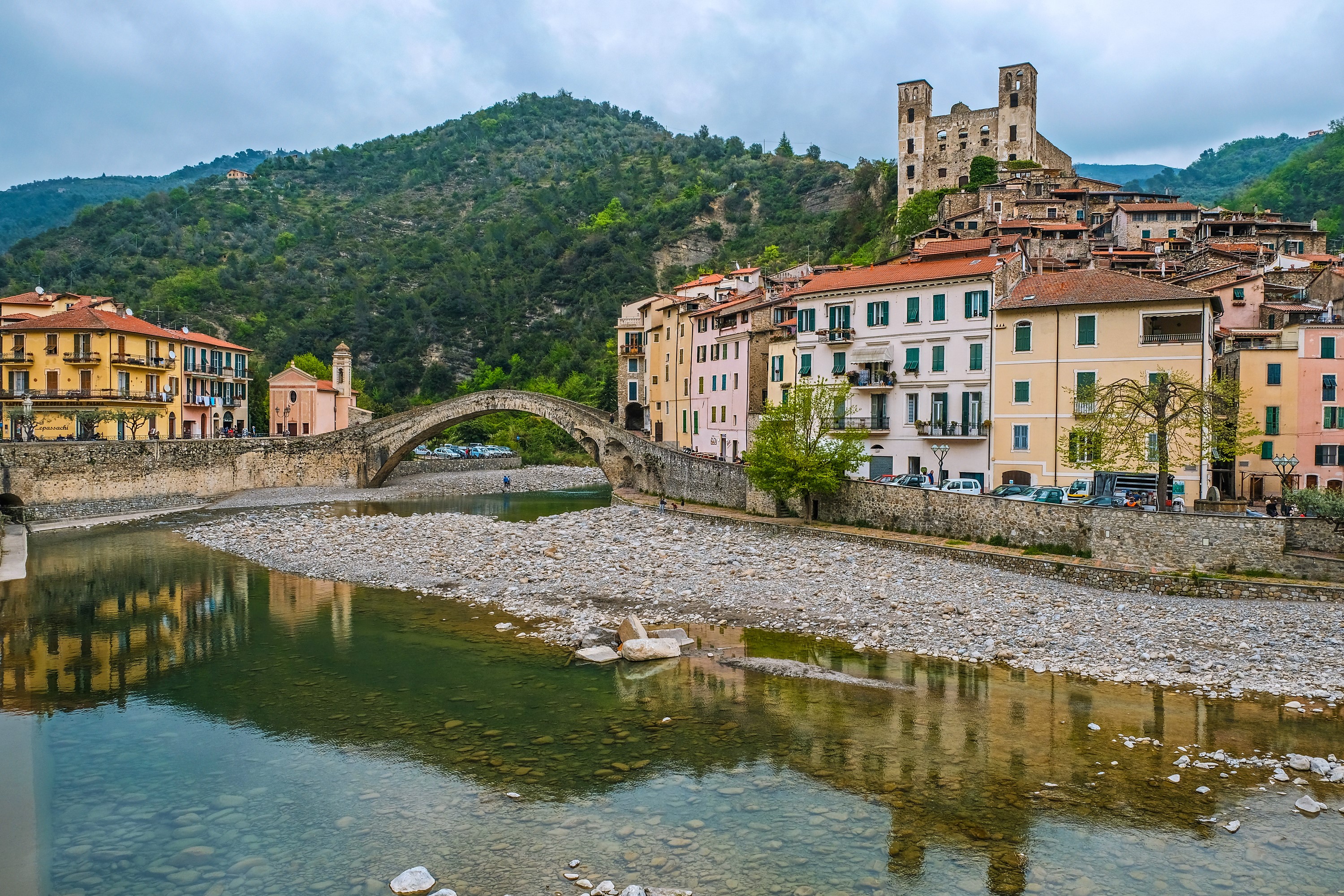 Medieval Italian Town with Stone Bridge and River HD Wallpaper