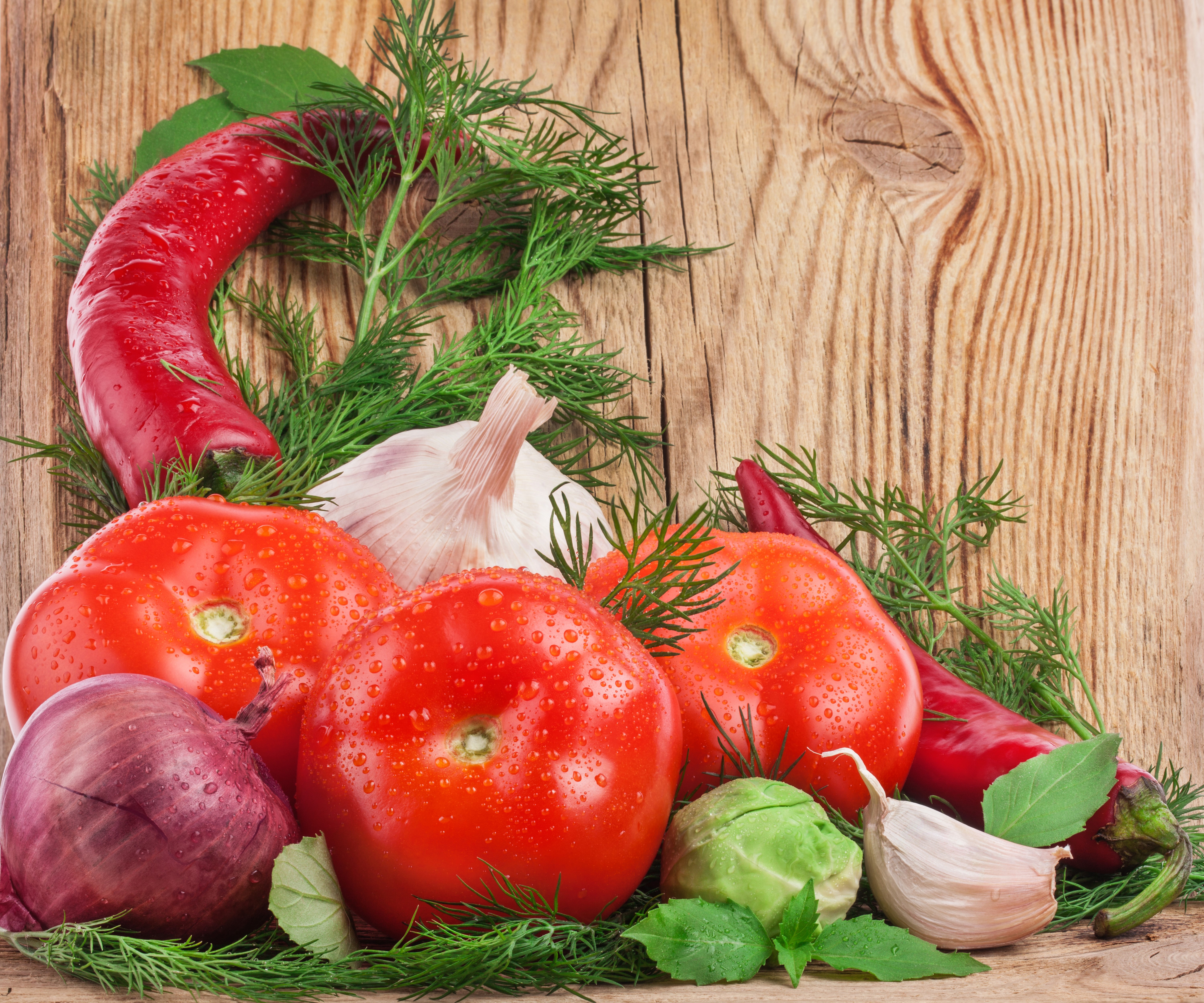 Tomatoes, Peppers, Onion, Garlic, and Dill on Wood HD Wallpaper
