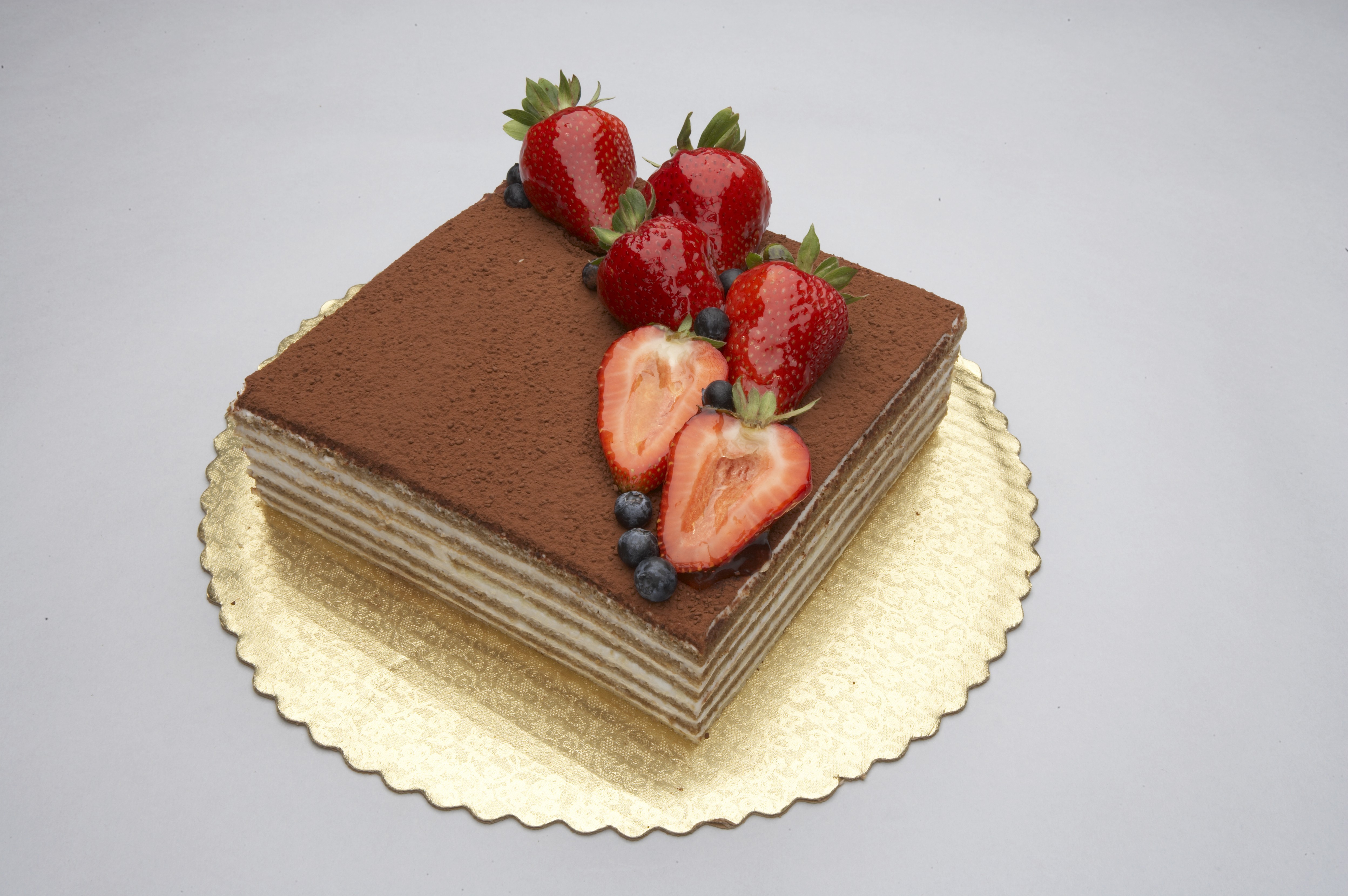 Square Tiramisu Cake with Strawberries and Blueberries HD Wallpaper