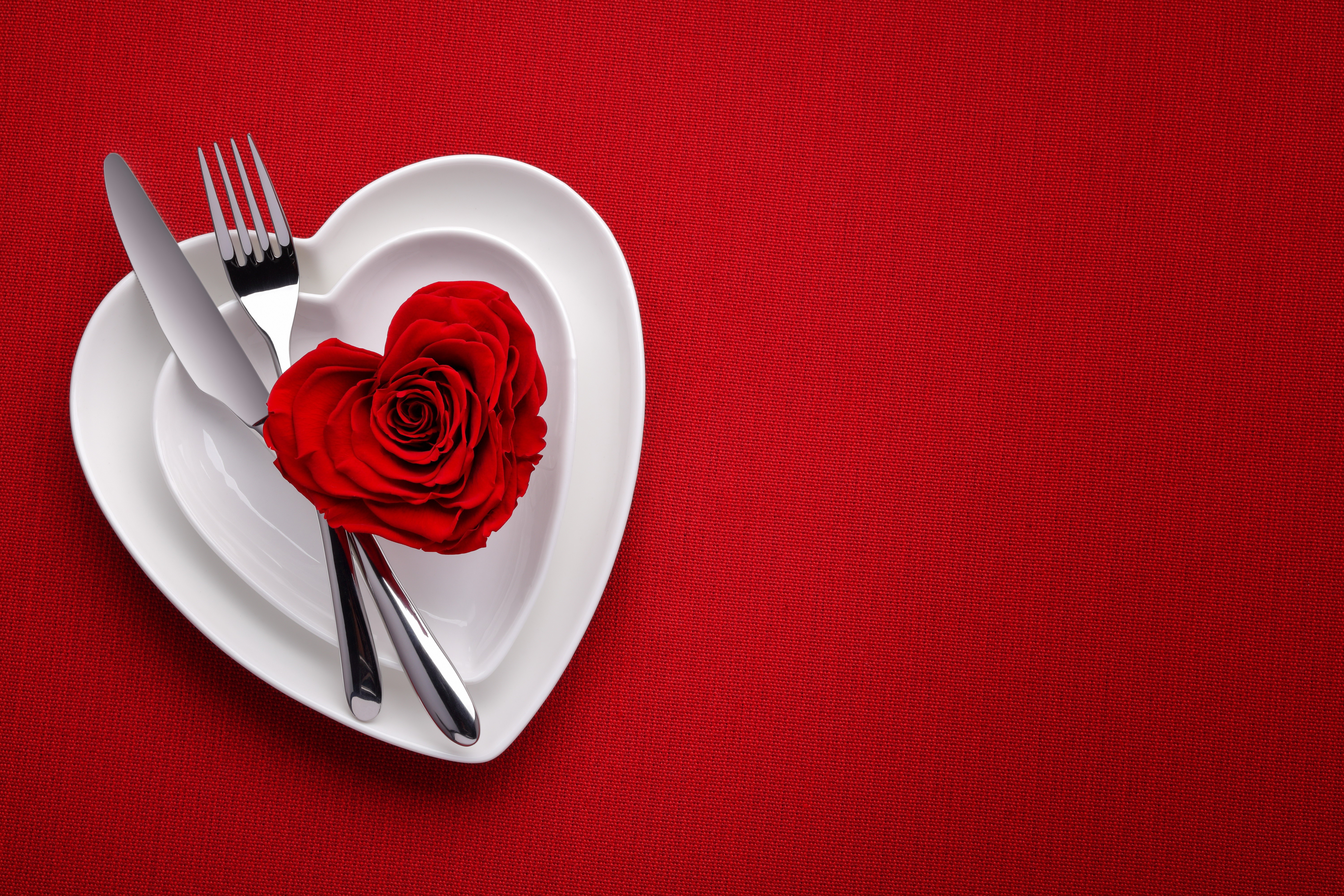 Valentine's Day heart plates with rose, knife, and fork HD Wallpaper