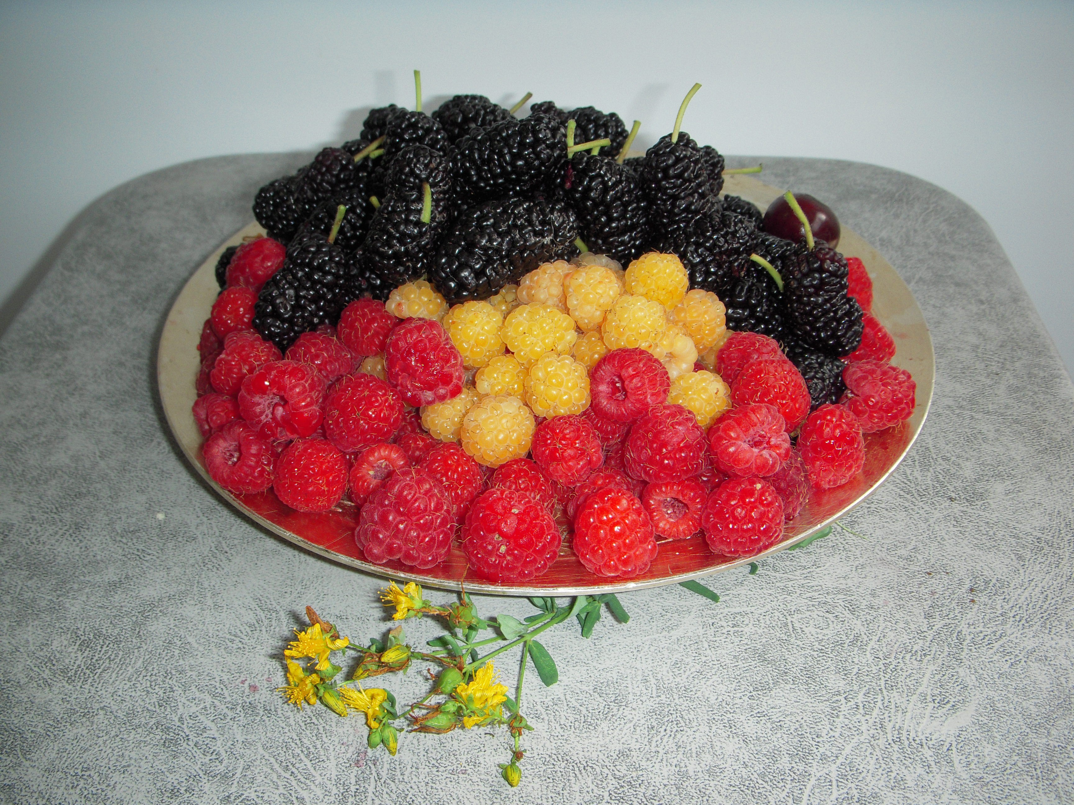 Plate of Blackberries, Raspberries, and Yellow Raspberries HD Wallpaper