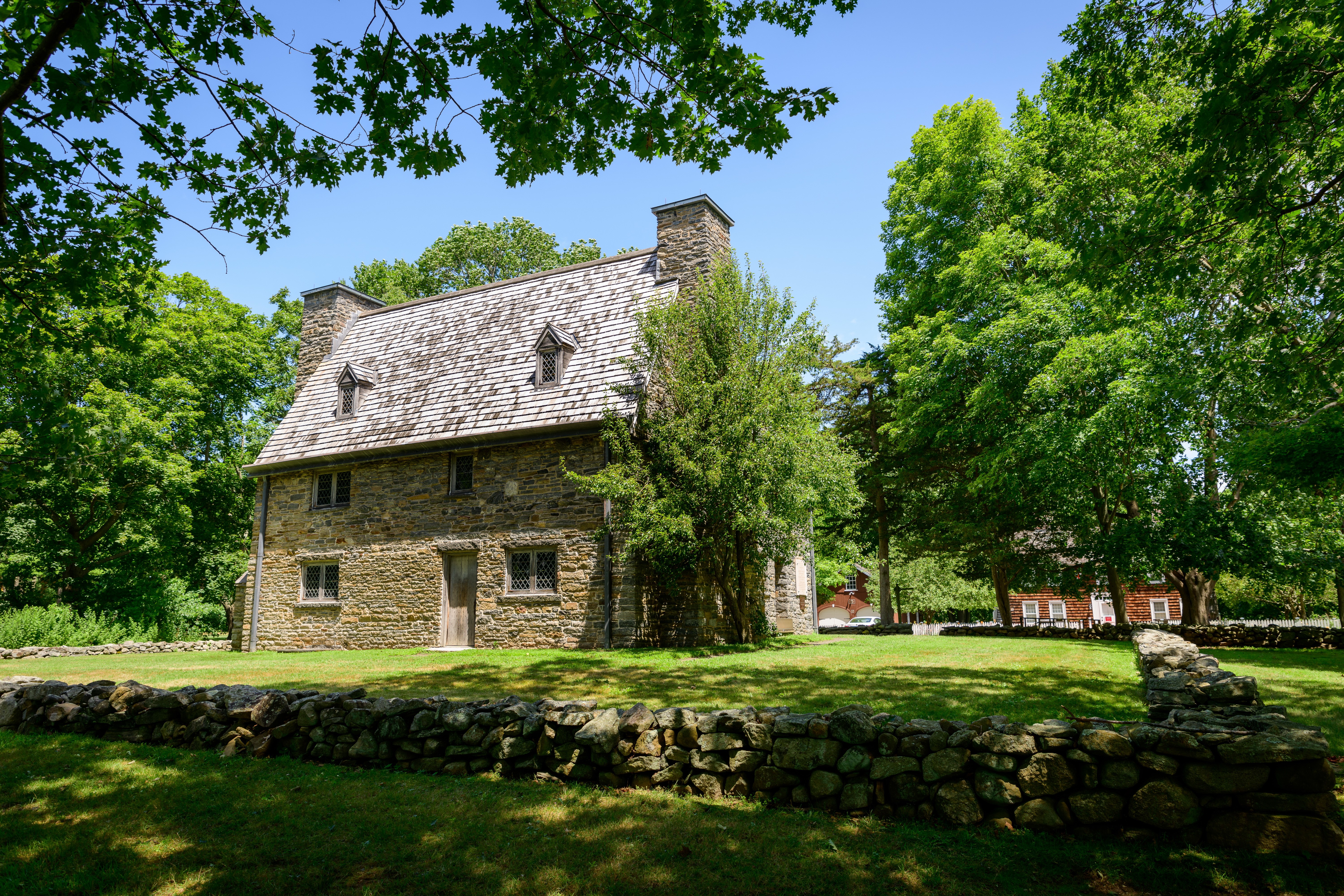 Henry Whitfield House Museum in USA HD Wallpaper