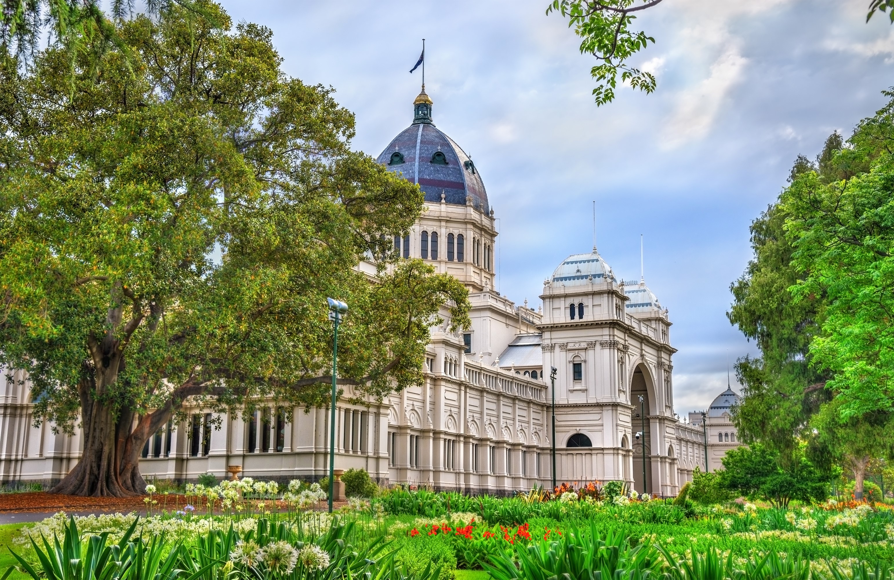 Royal Exhibition Building in Melbourne, Australia HD Wallpaper