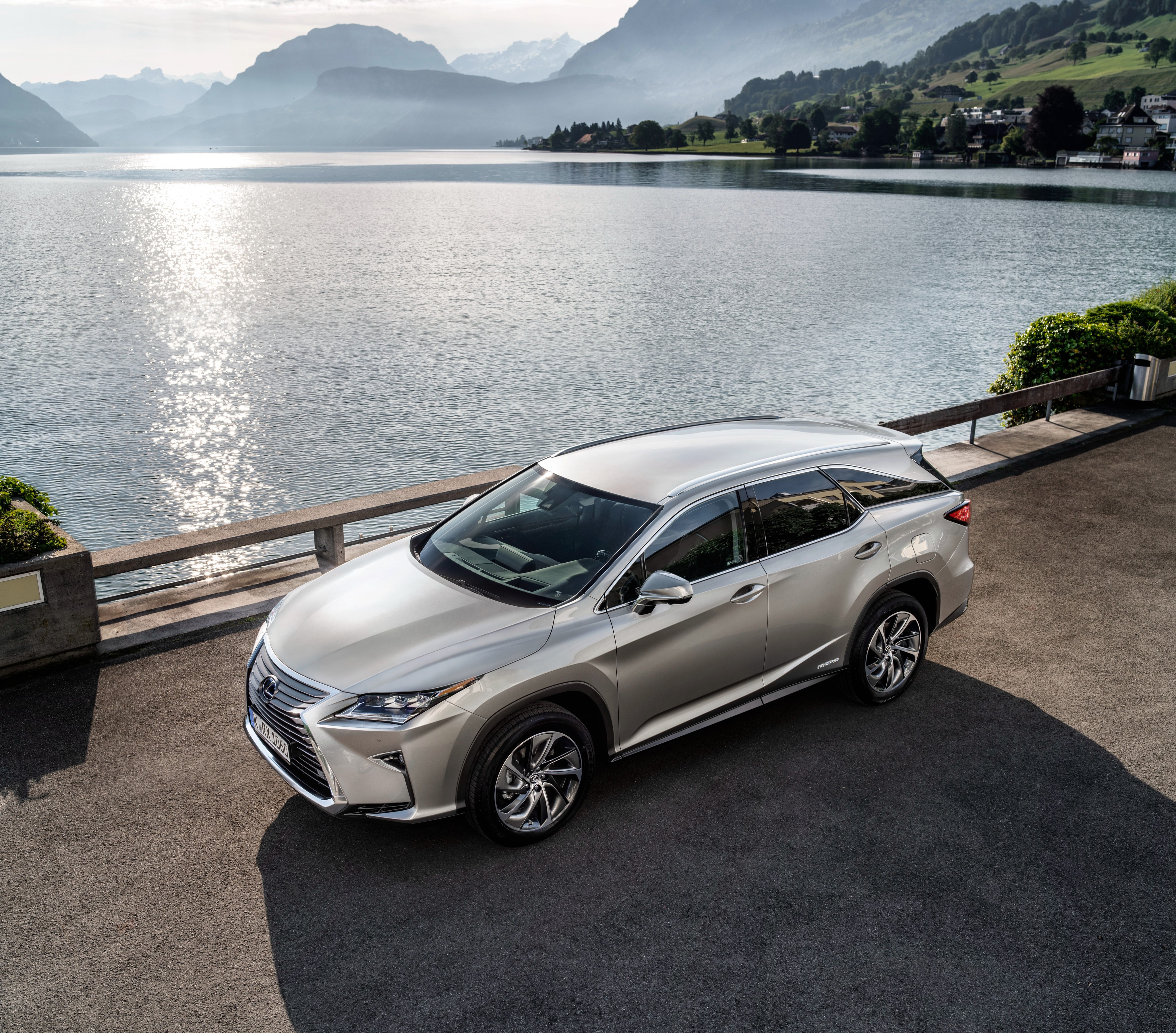 2018 Lexus RX 450hL HD Wallpaper