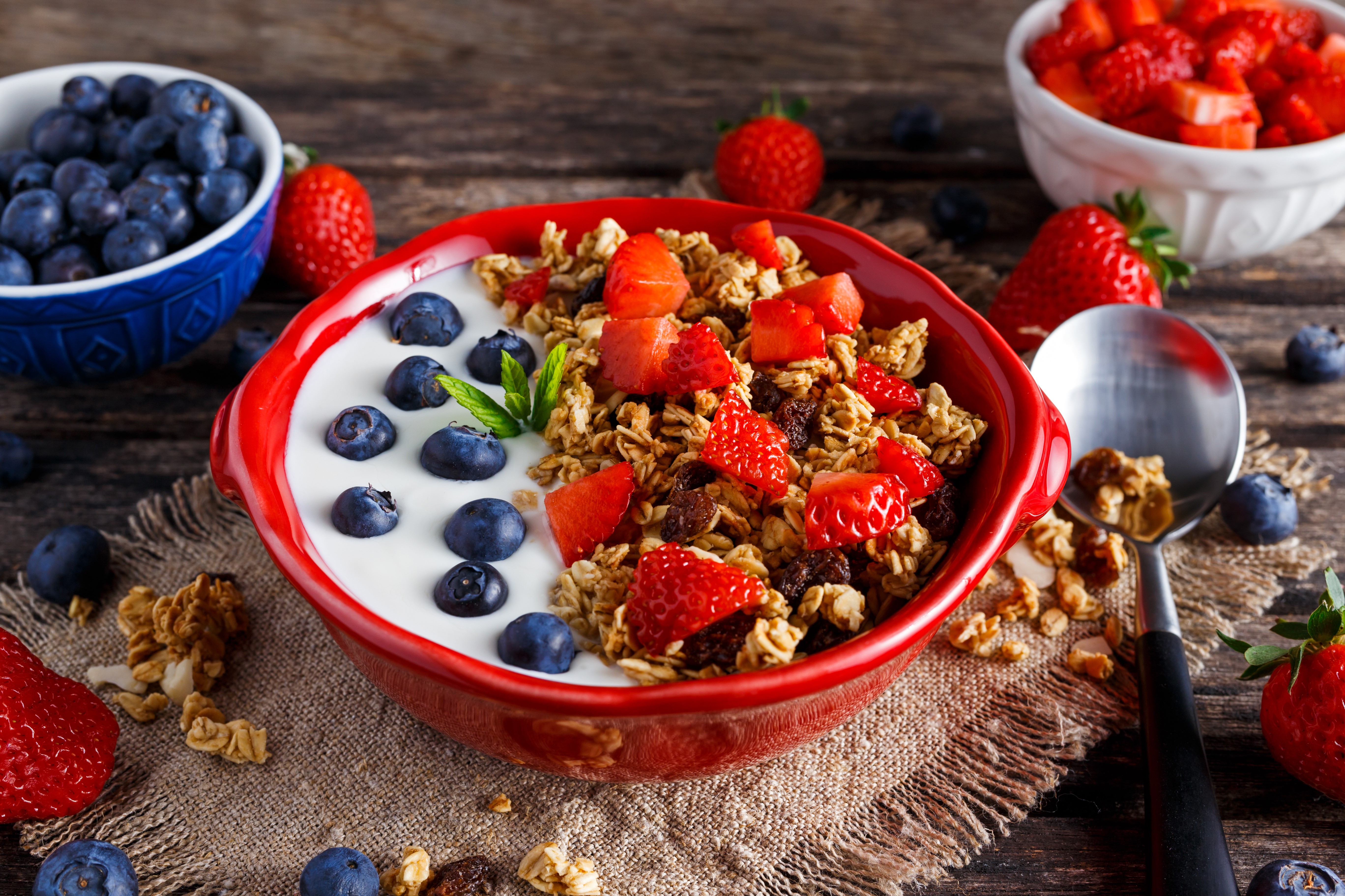 Muesli with Blueberries and Strawberry HD Wallpaper