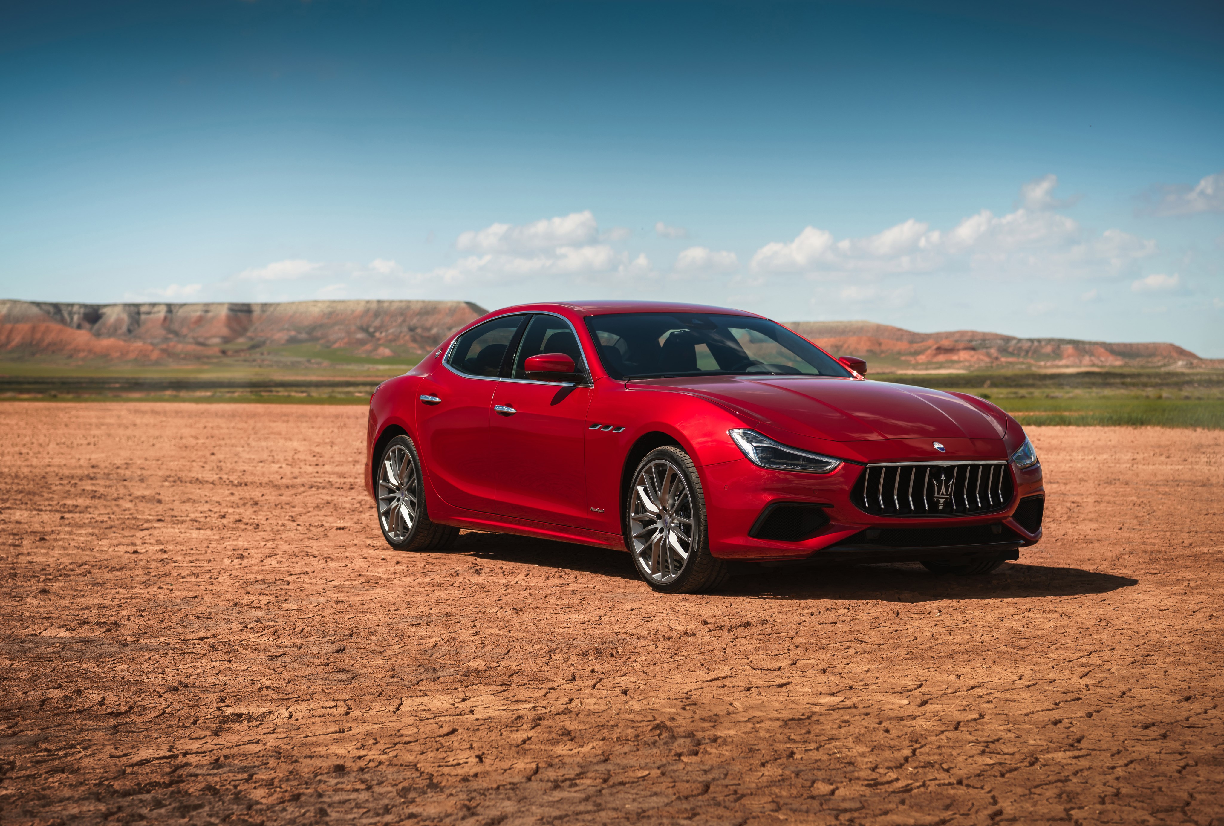 Red Maserati Ghibli S Q4 GranSport in desert HD Wallpaper