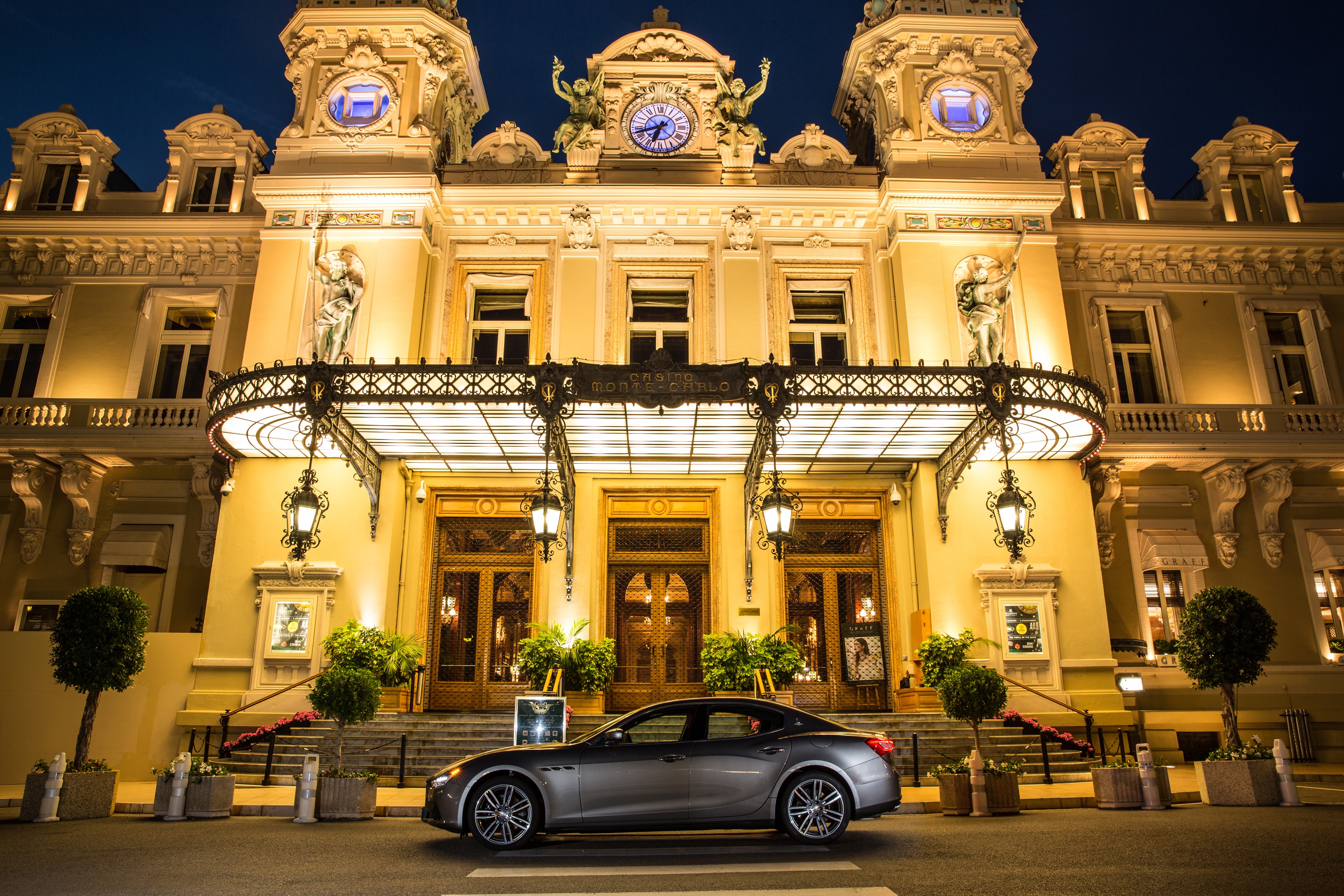 Maserati Ghibli S Q4 parked in front of Casino de Monte-Carlo HD Wallpaper