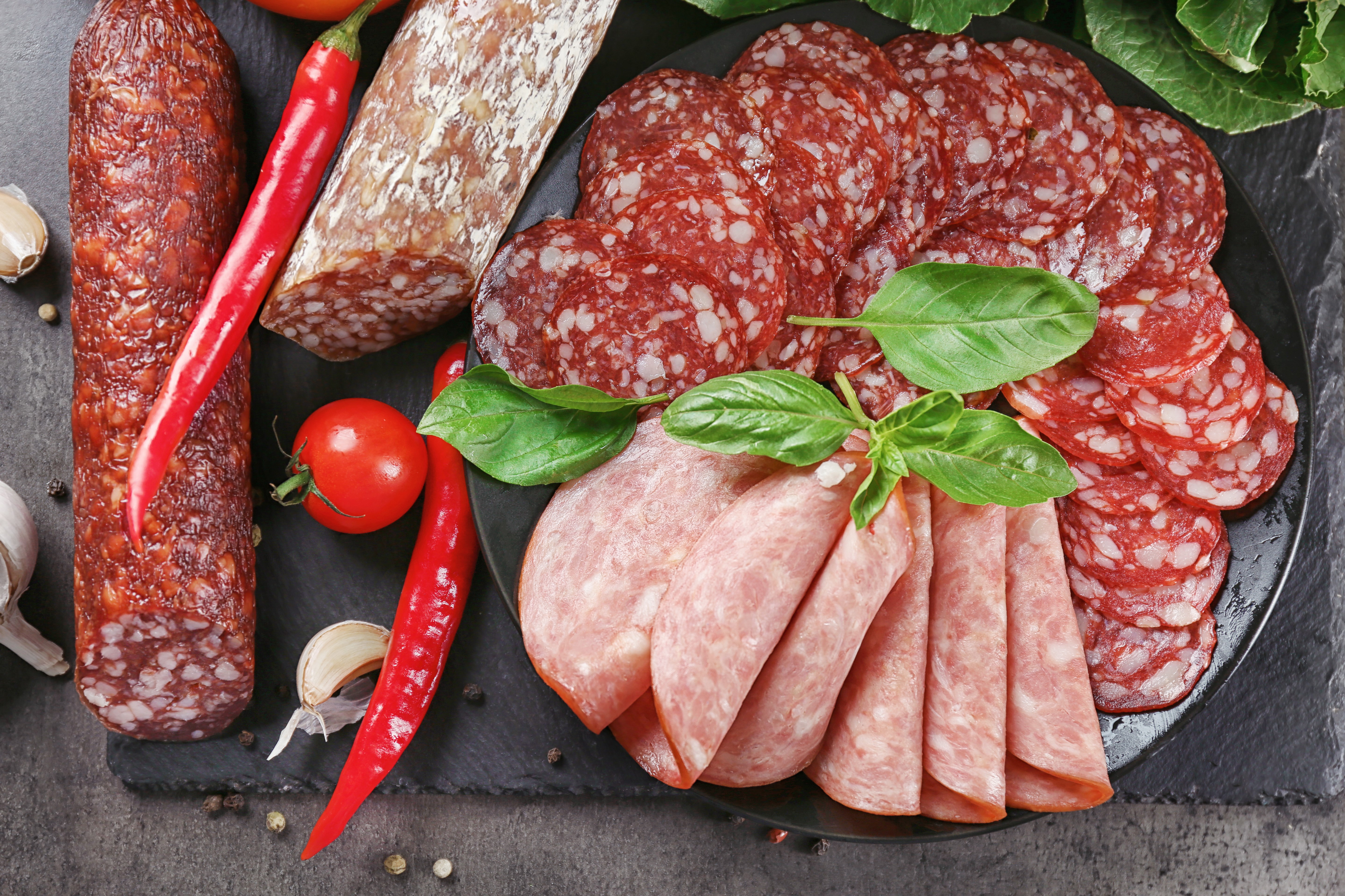Meat products, sausage, tomatoes, chili pepper, sliced food HD Wallpaper