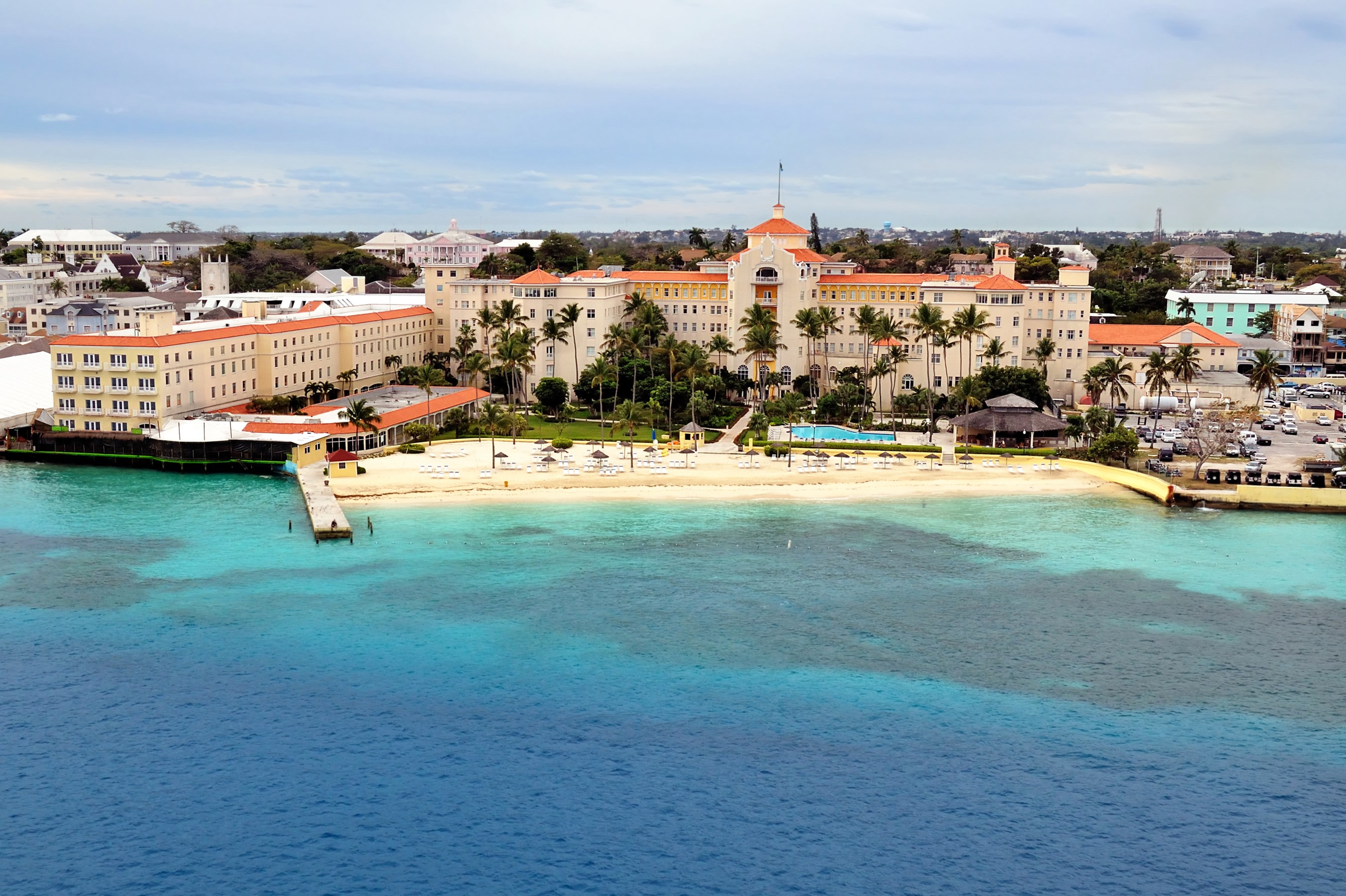 Resort on the coast of the Bahamas HD Wallpaper