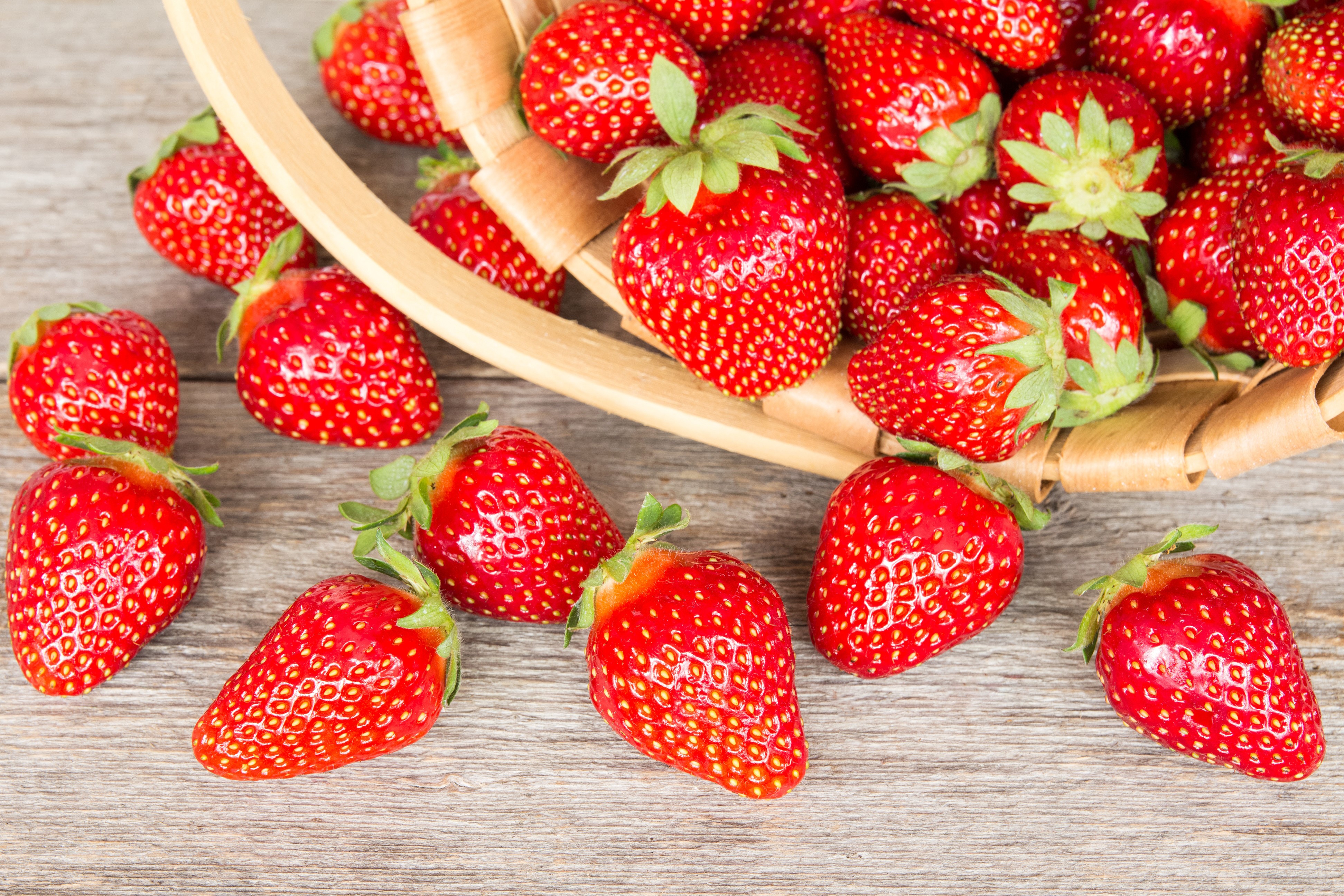 4K Strawberry Closeup HD Wallpaper