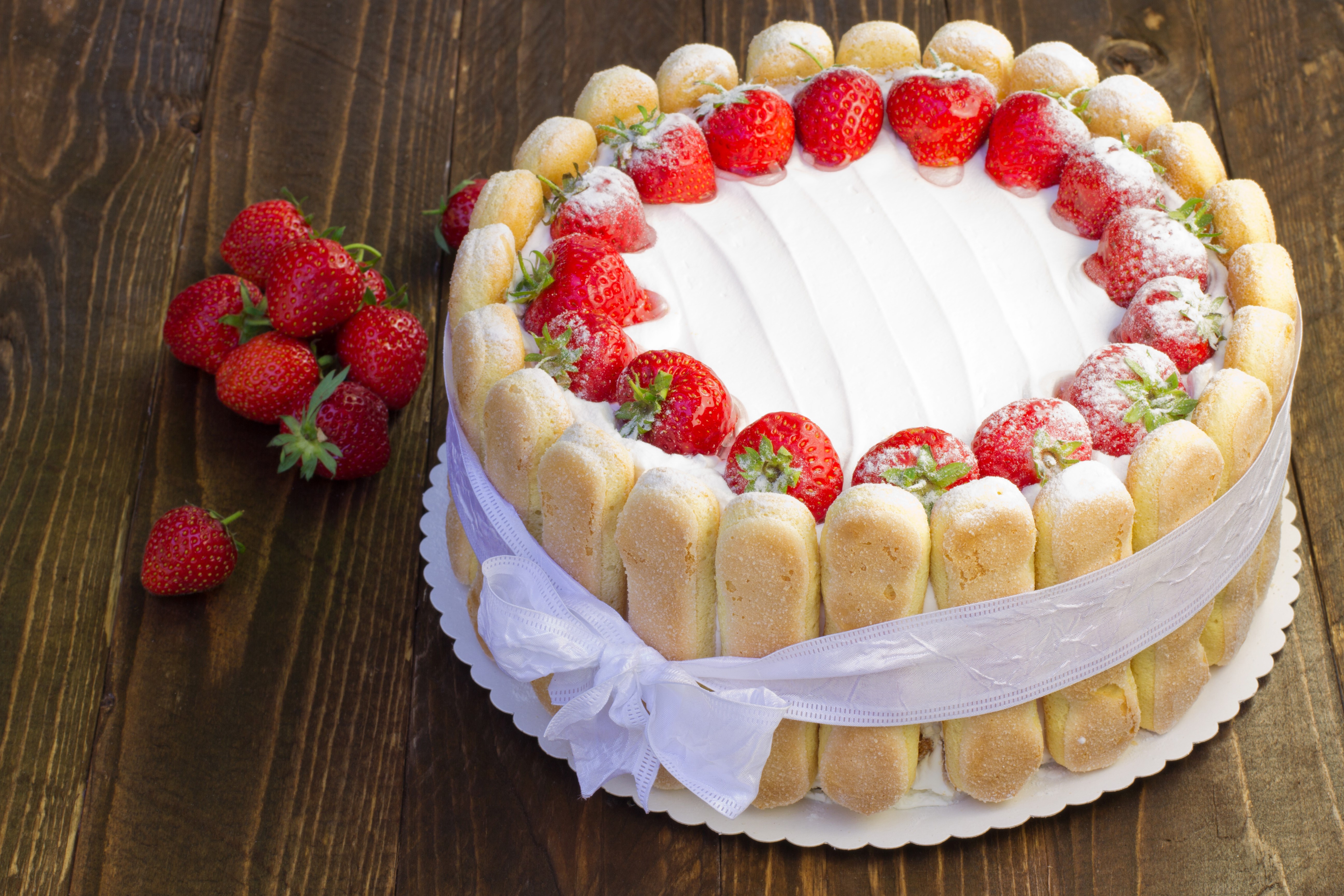 Strawberry Charlotte Cake with Ladyfingers and Ribbon HD Wallpaper