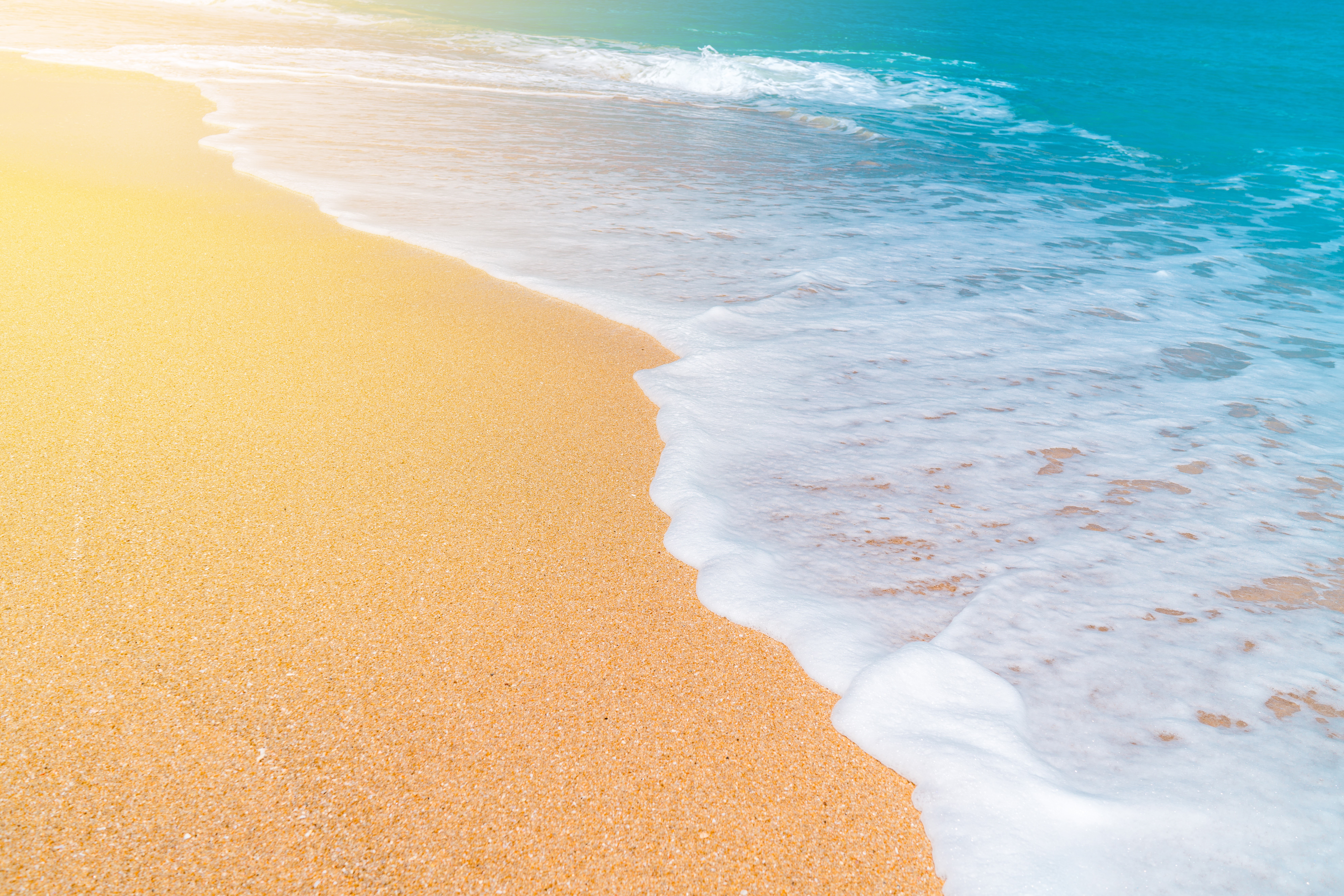 Sea waves on a sandy beach HD Wallpaper