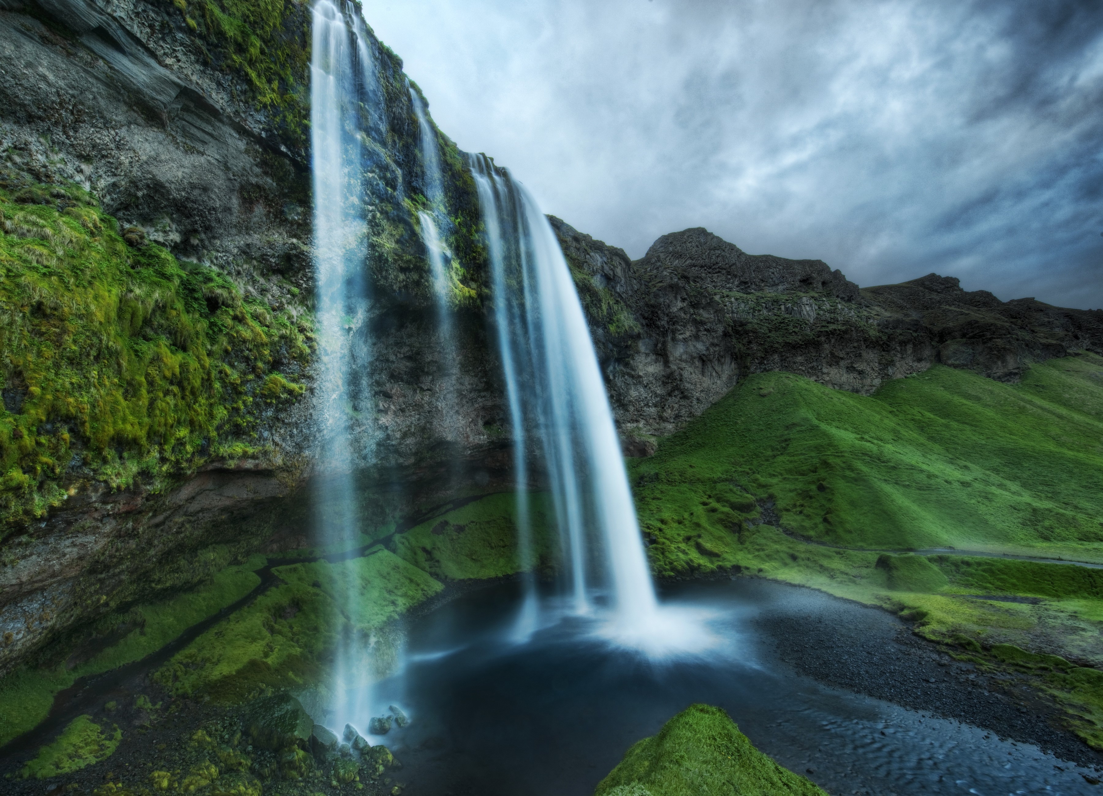 Seljalandsfoss Waterfall in Iceland HD Wallpaper