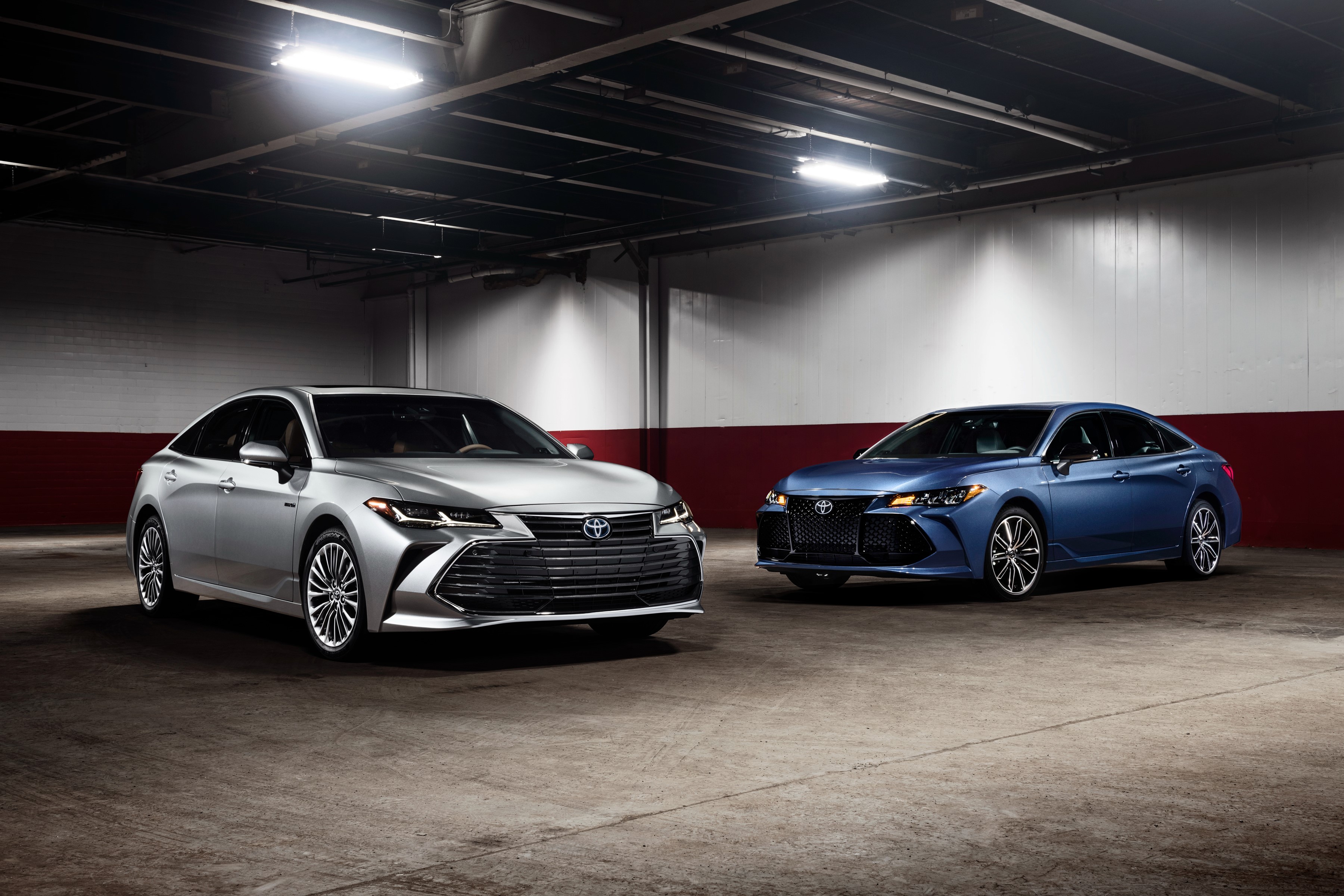 Toyota Avalon Limited Hybrid and Avalon XSE HD Wallpaper