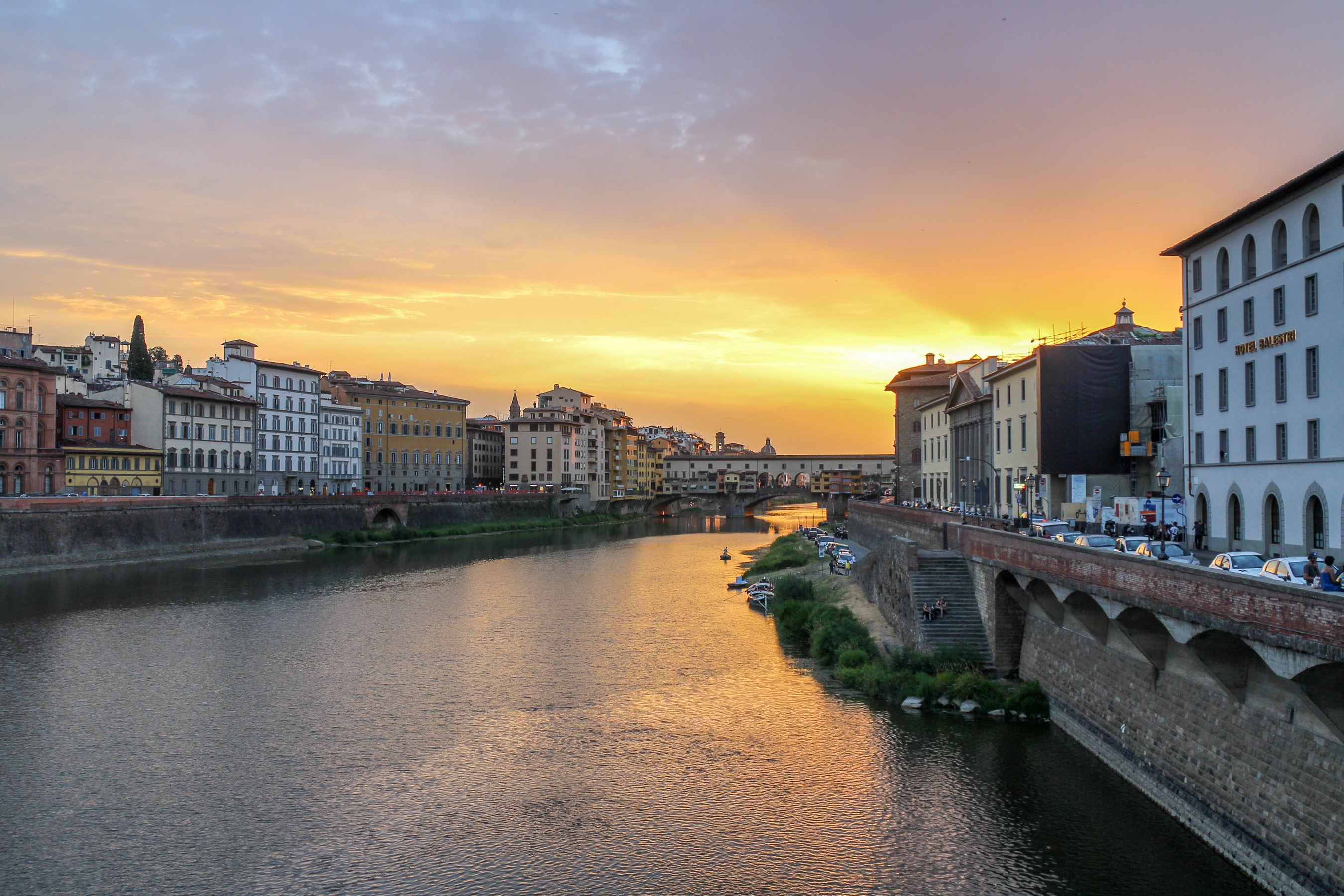 Florence cityscape with Arno River at sunset HD Wallpaper