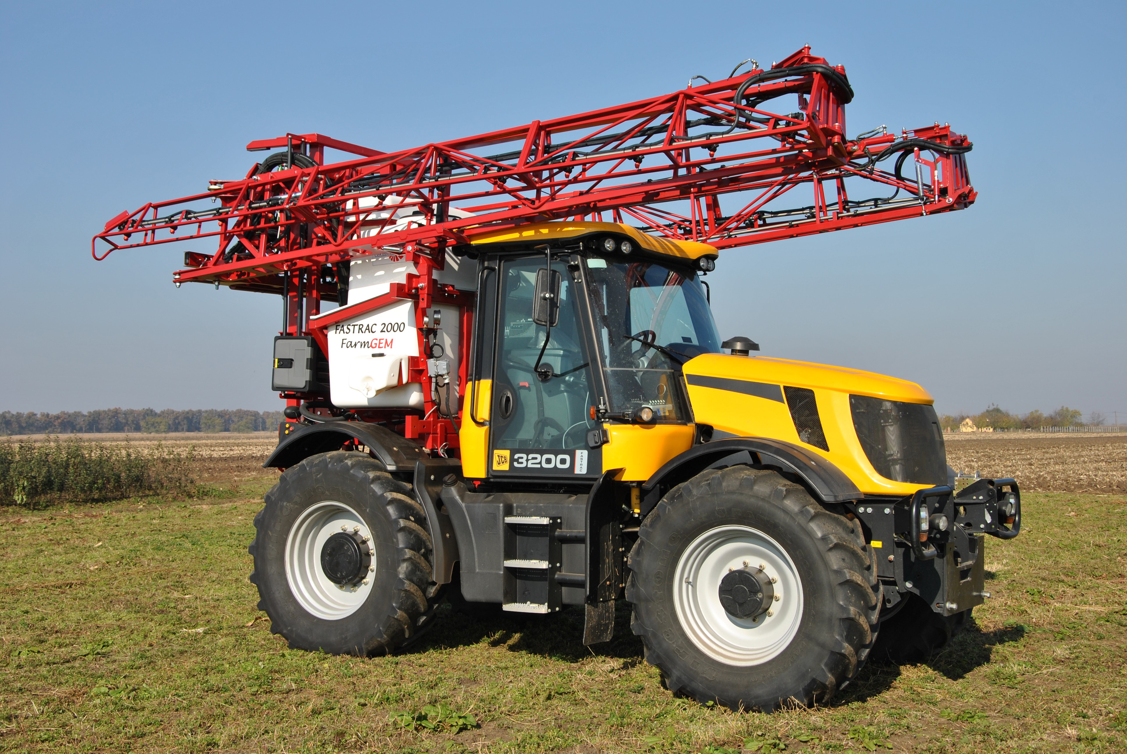 JCB Fastrac 3200 agricultural sprayer HD Wallpaper