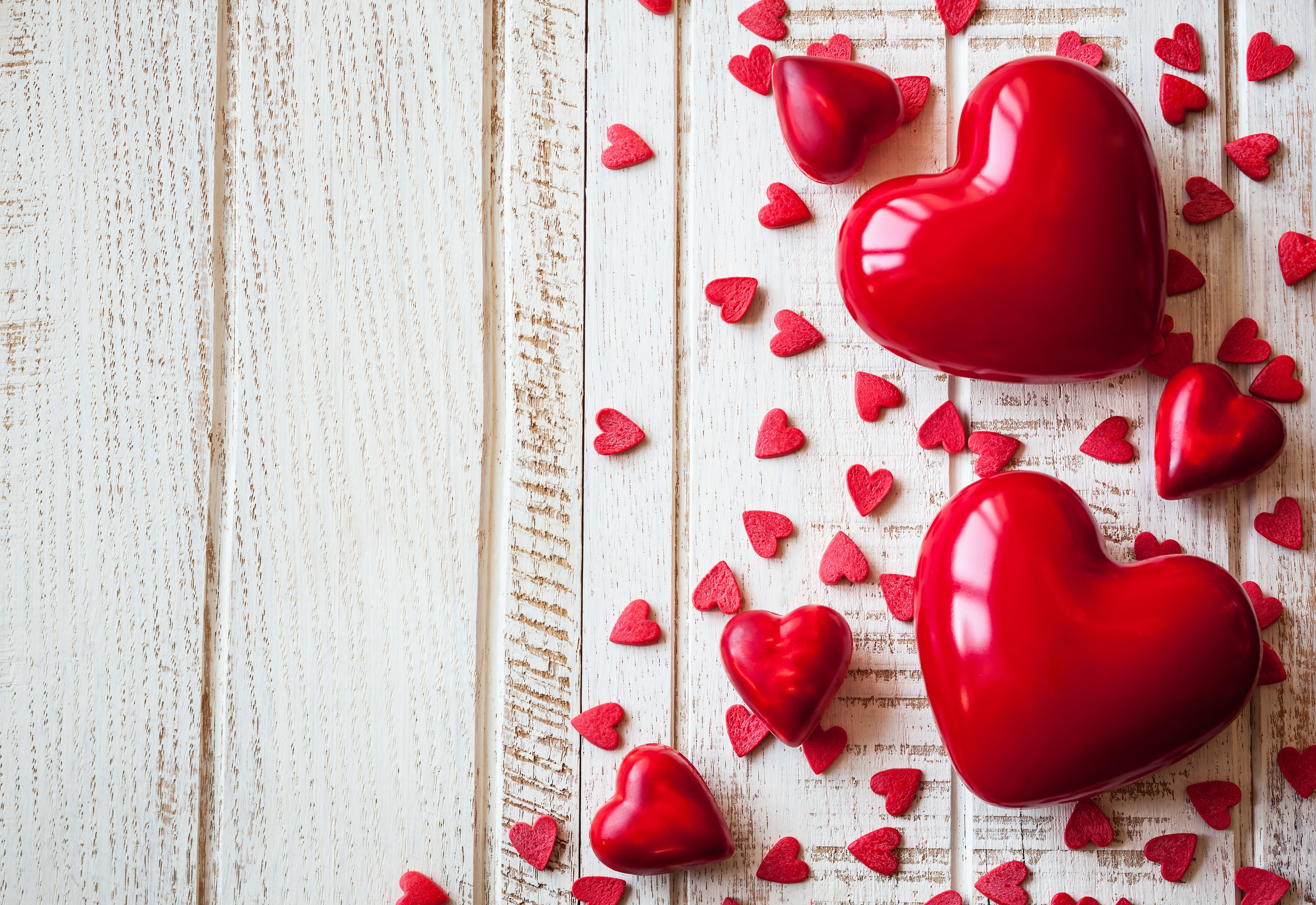 Red Hearts on White Wooden Background HD Wallpaper