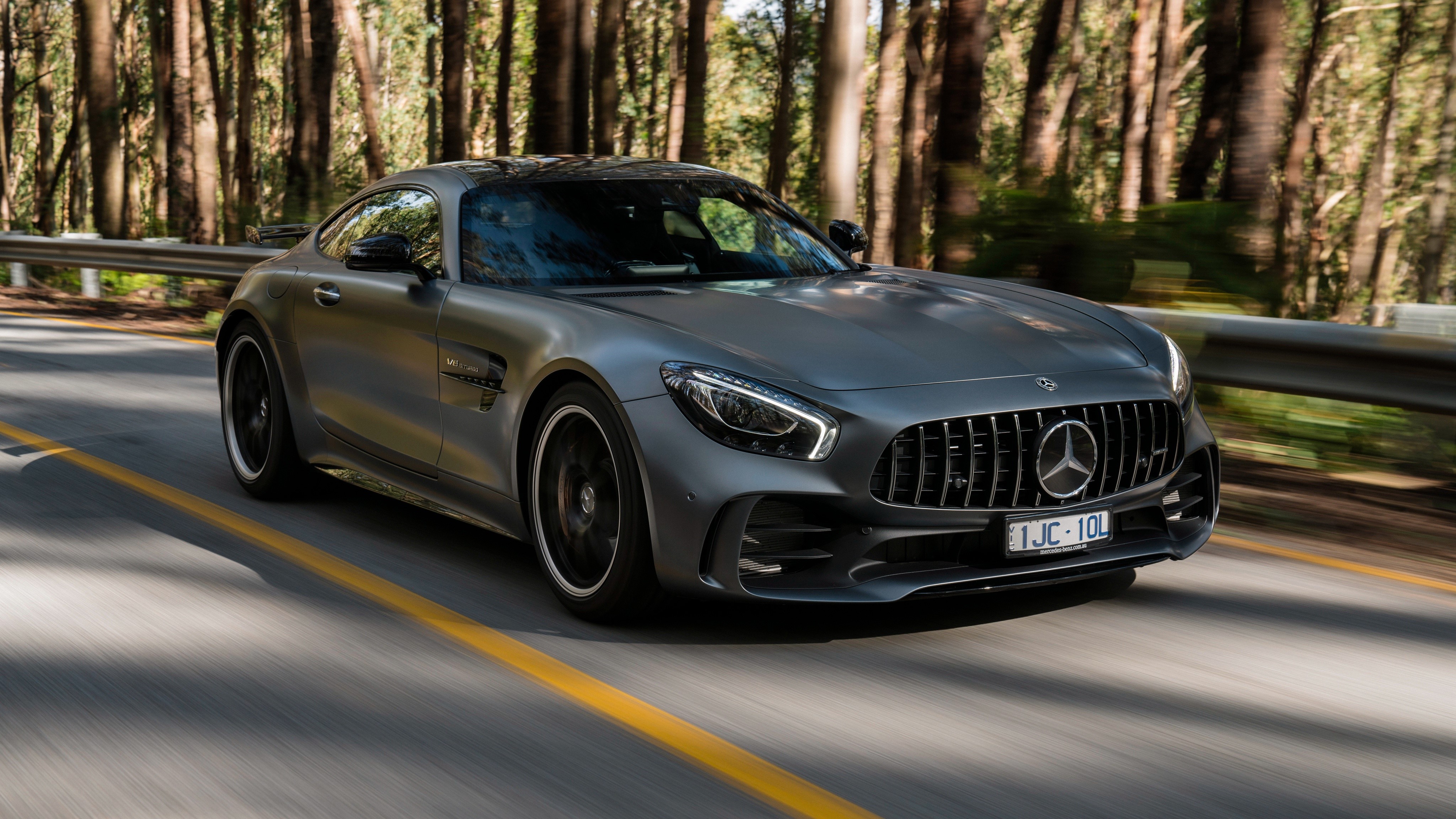 4K Mercedes-Benz AMG GT R Coupe in Motion HD Wallpaper