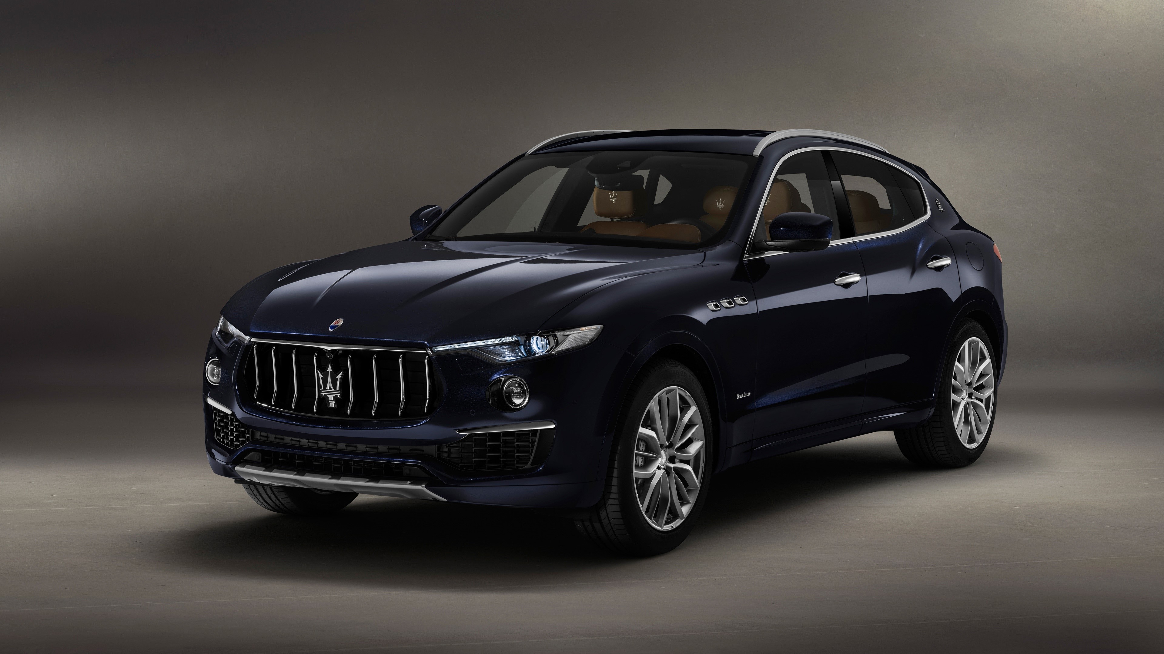 Maserati Levante S Q4 GranLusso Crossover HD Wallpaper