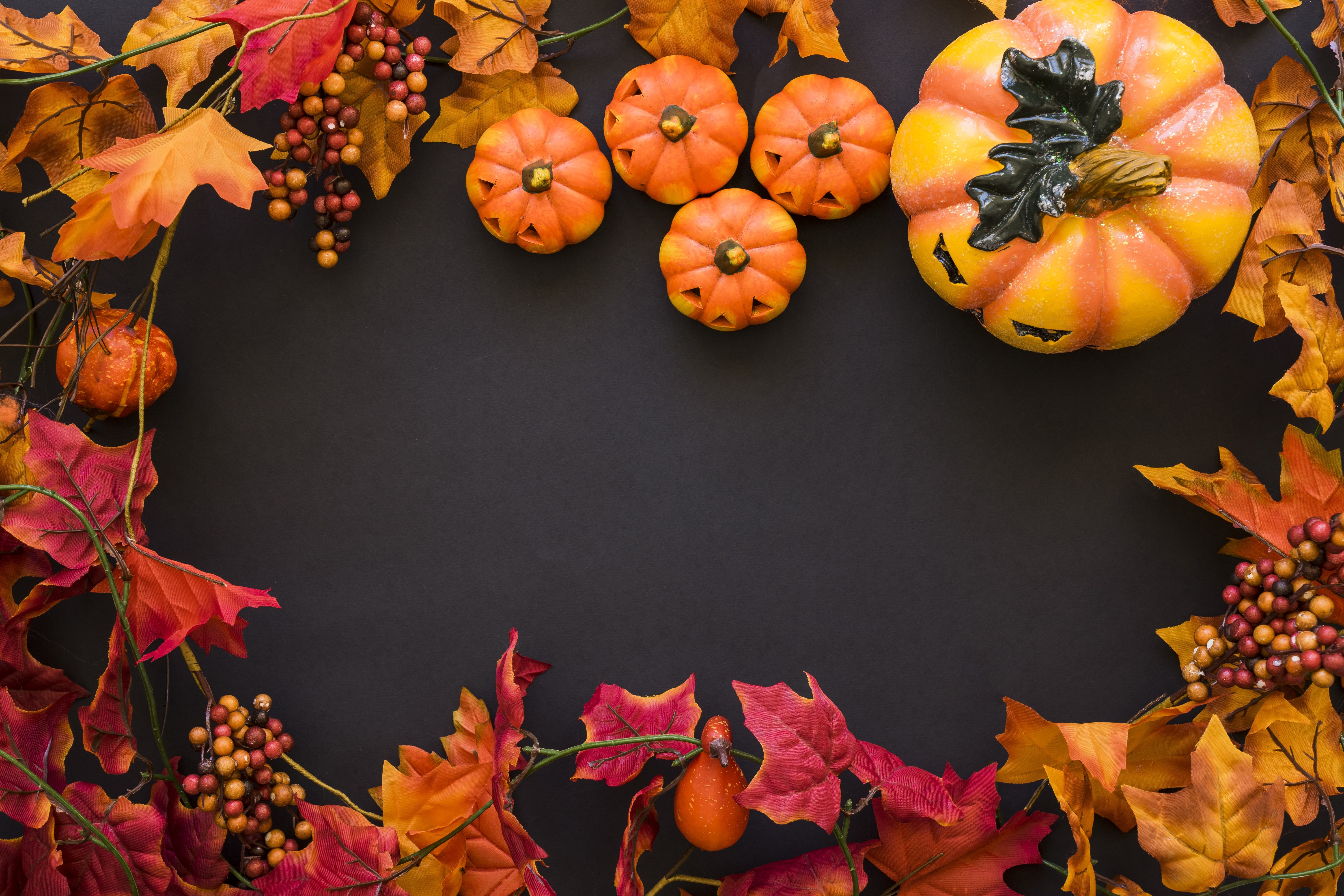 Halloween pumpkins and autumn leaves HD Wallpaper