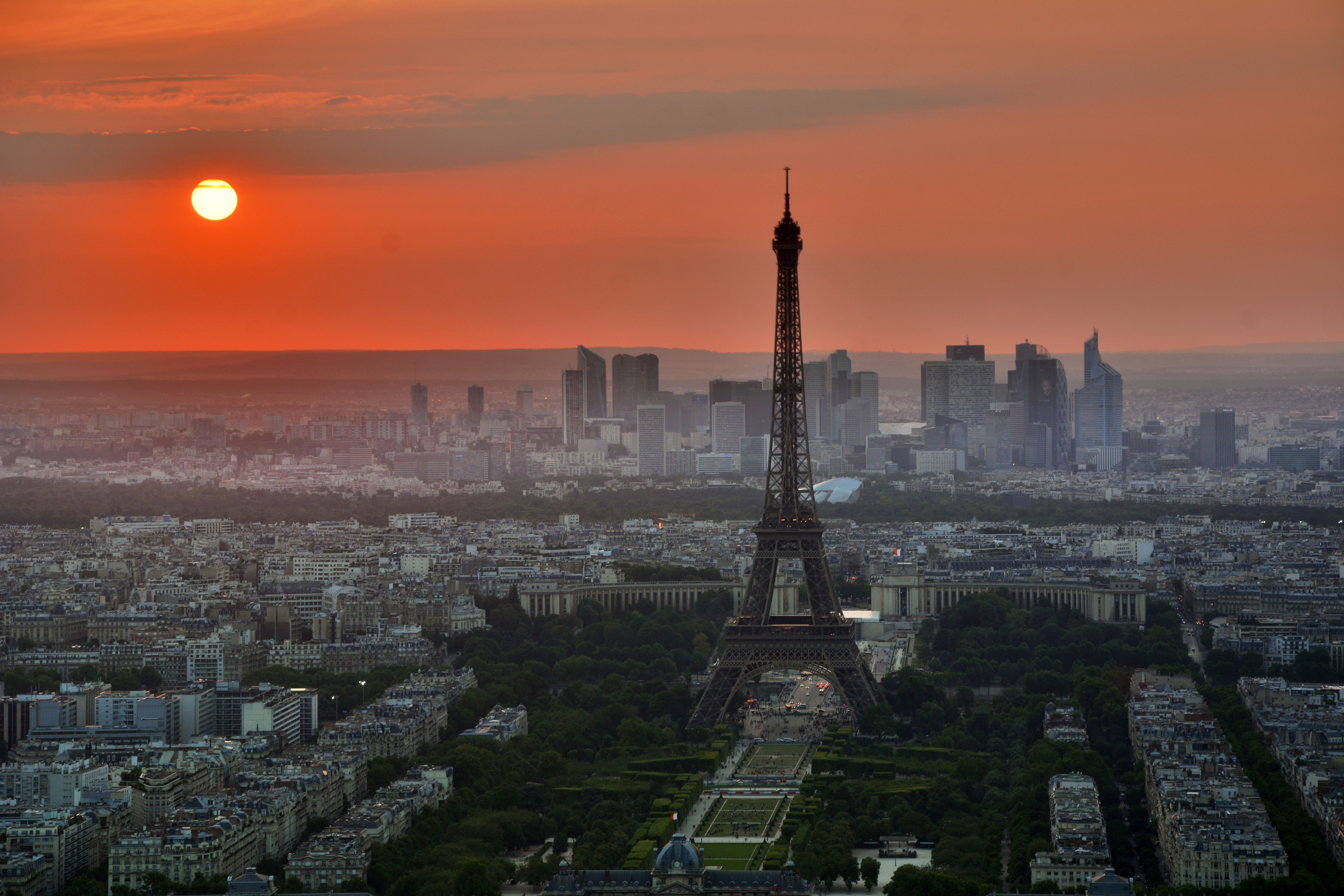 Eiffel Tower Paris at Sunset HD Wallpaper