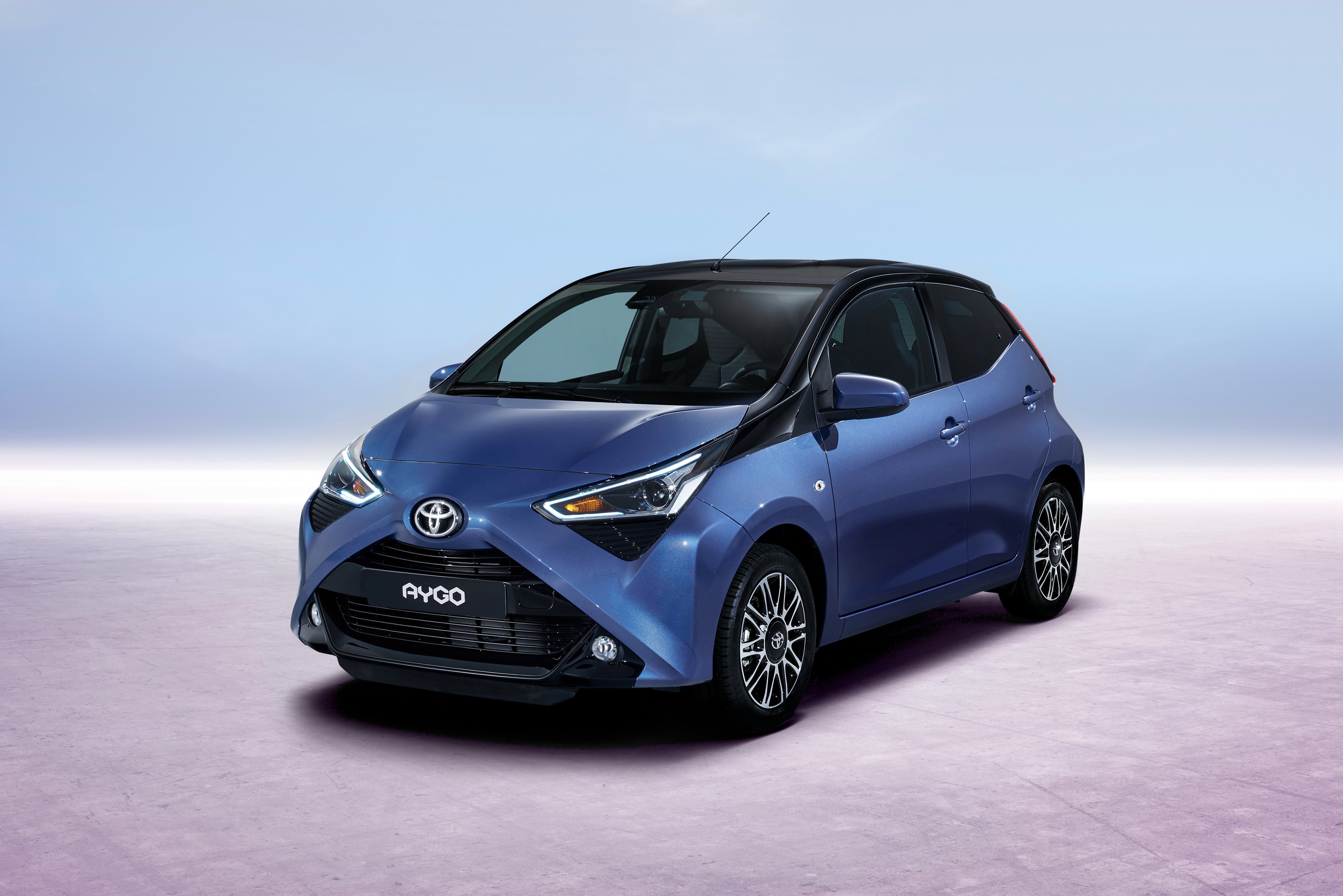 Blue 2018 Toyota Aygo 5-door HD Wallpaper