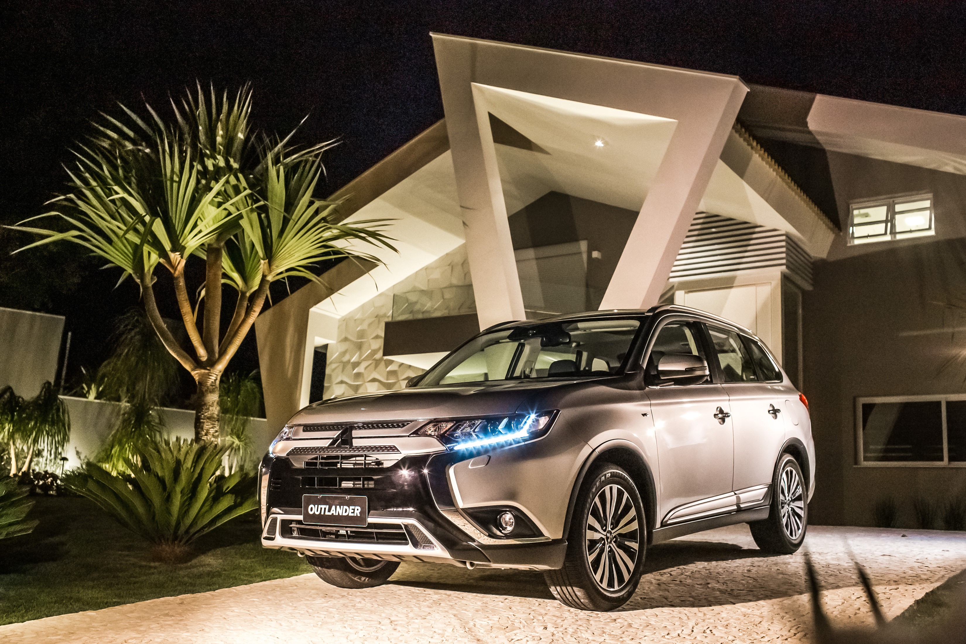 2018 Mitsubishi Outlander HPE-S Latam Crossover HD Wallpaper