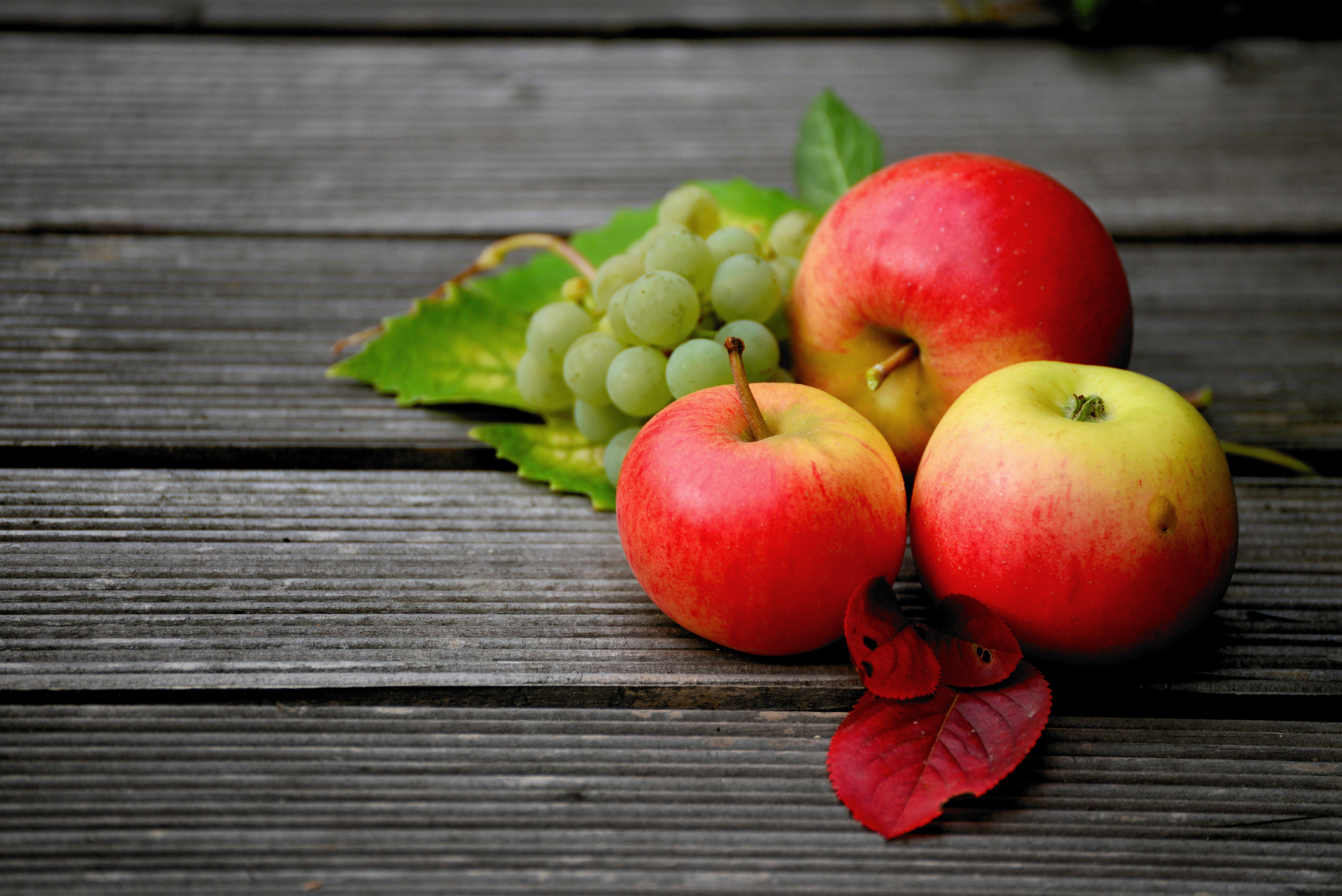 Grapes and Apples on Wood Planks HD Wallpaper