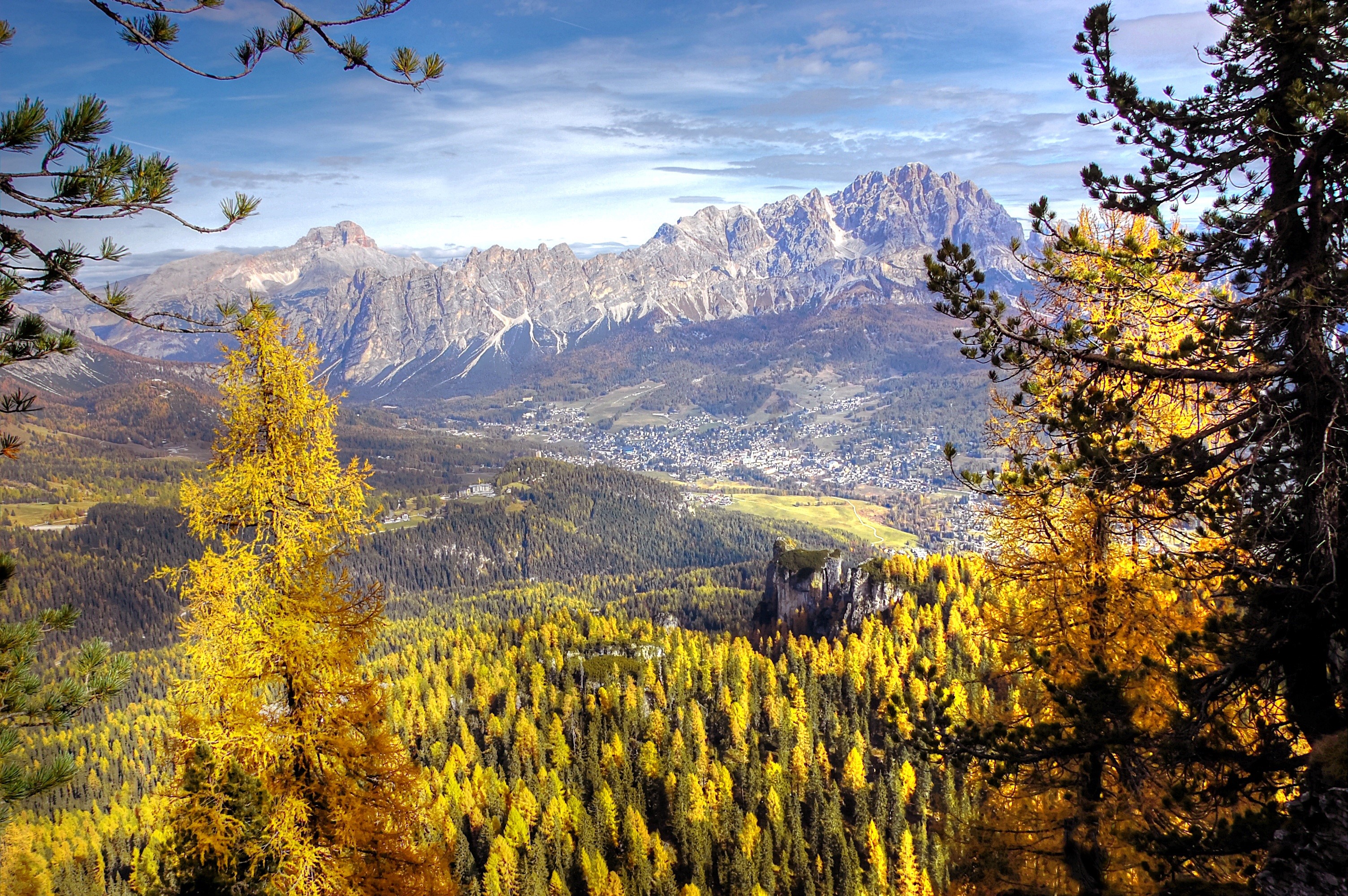 Cortina d'Ampezzo, Italy, Mountains and Forests in Autumn HD Wallpaper
