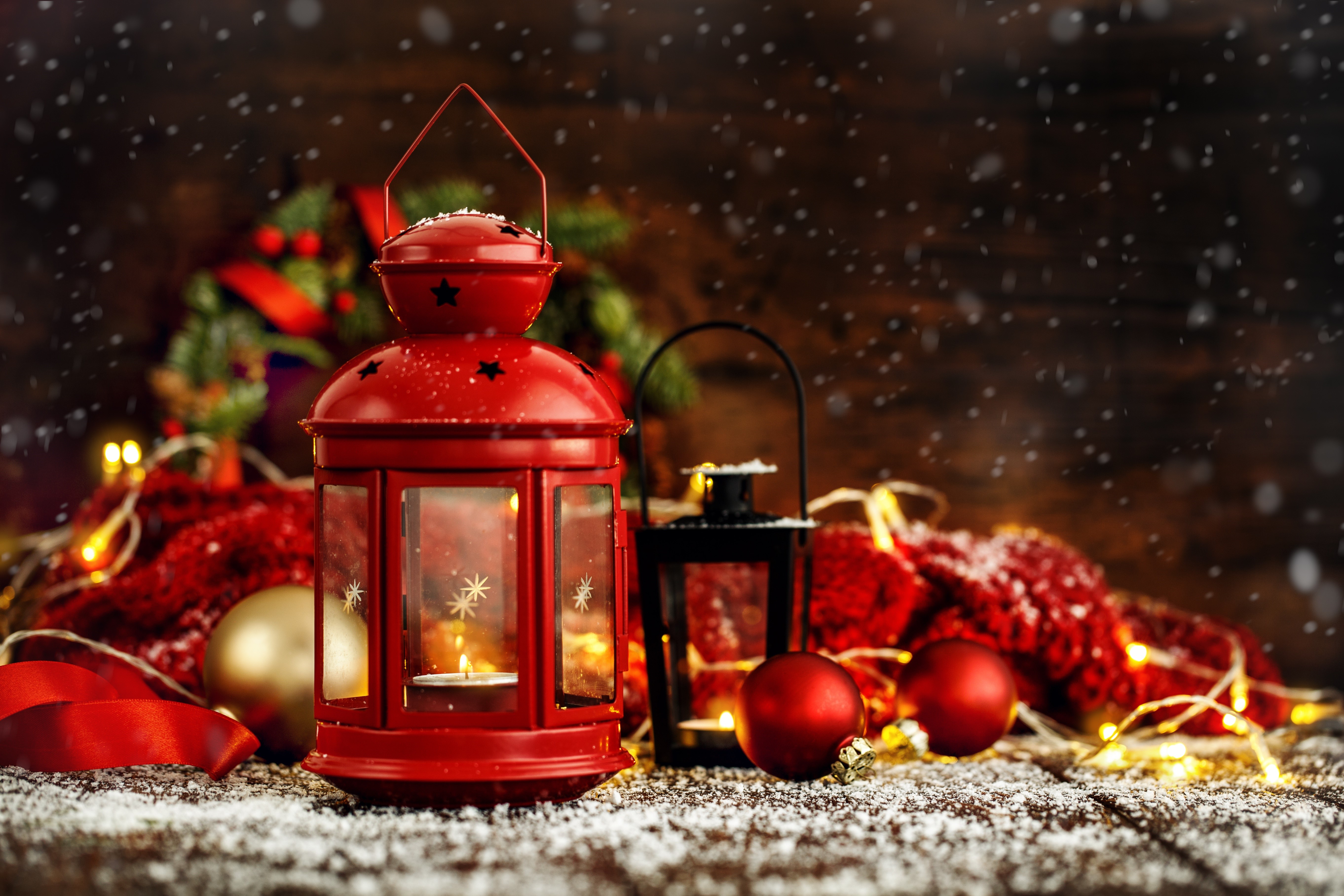 Christmas lanterns with ornaments and snow HD Wallpaper