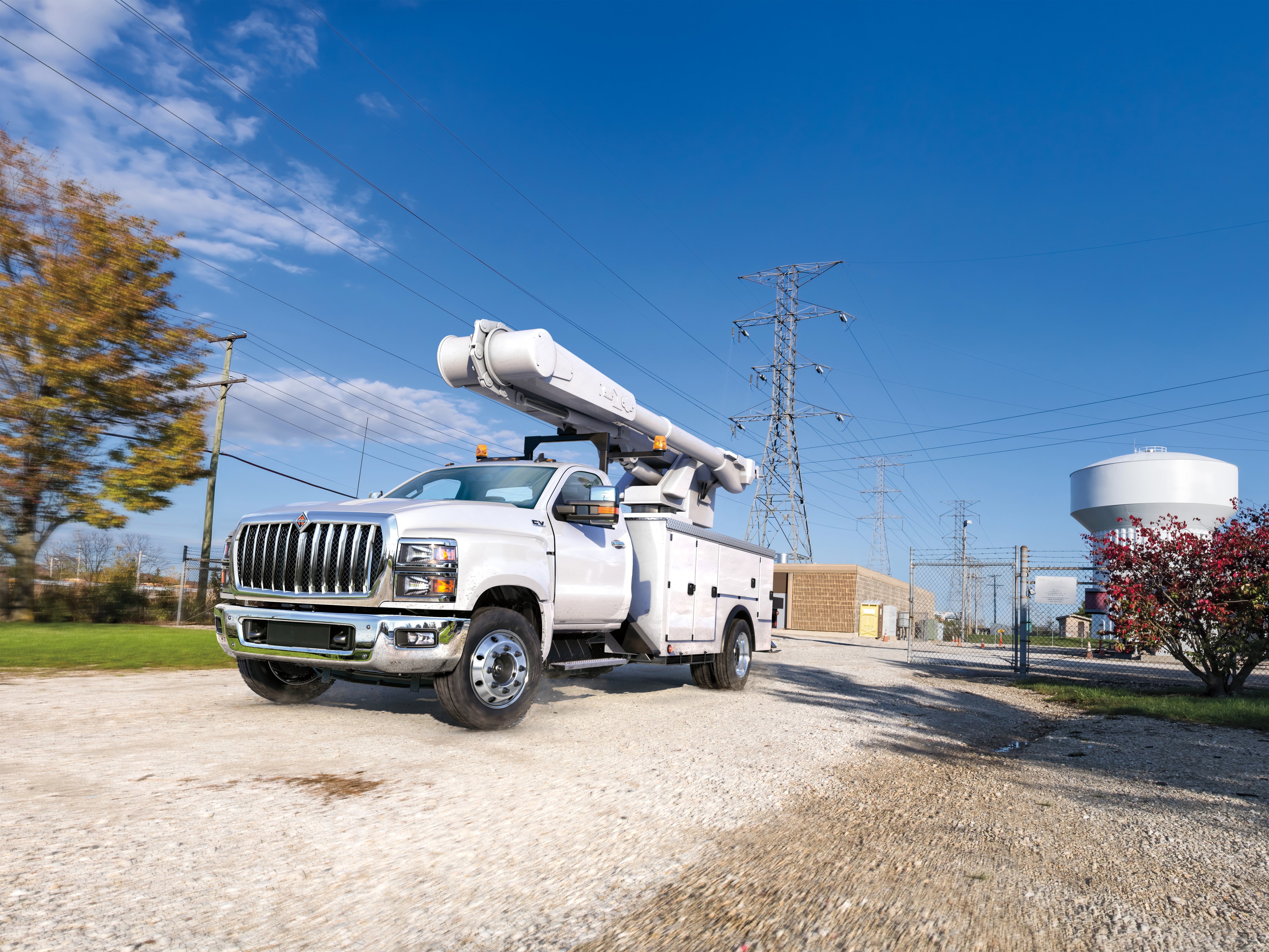 White International 4K CV Day Cab Utility Truck HD Wallpaper
