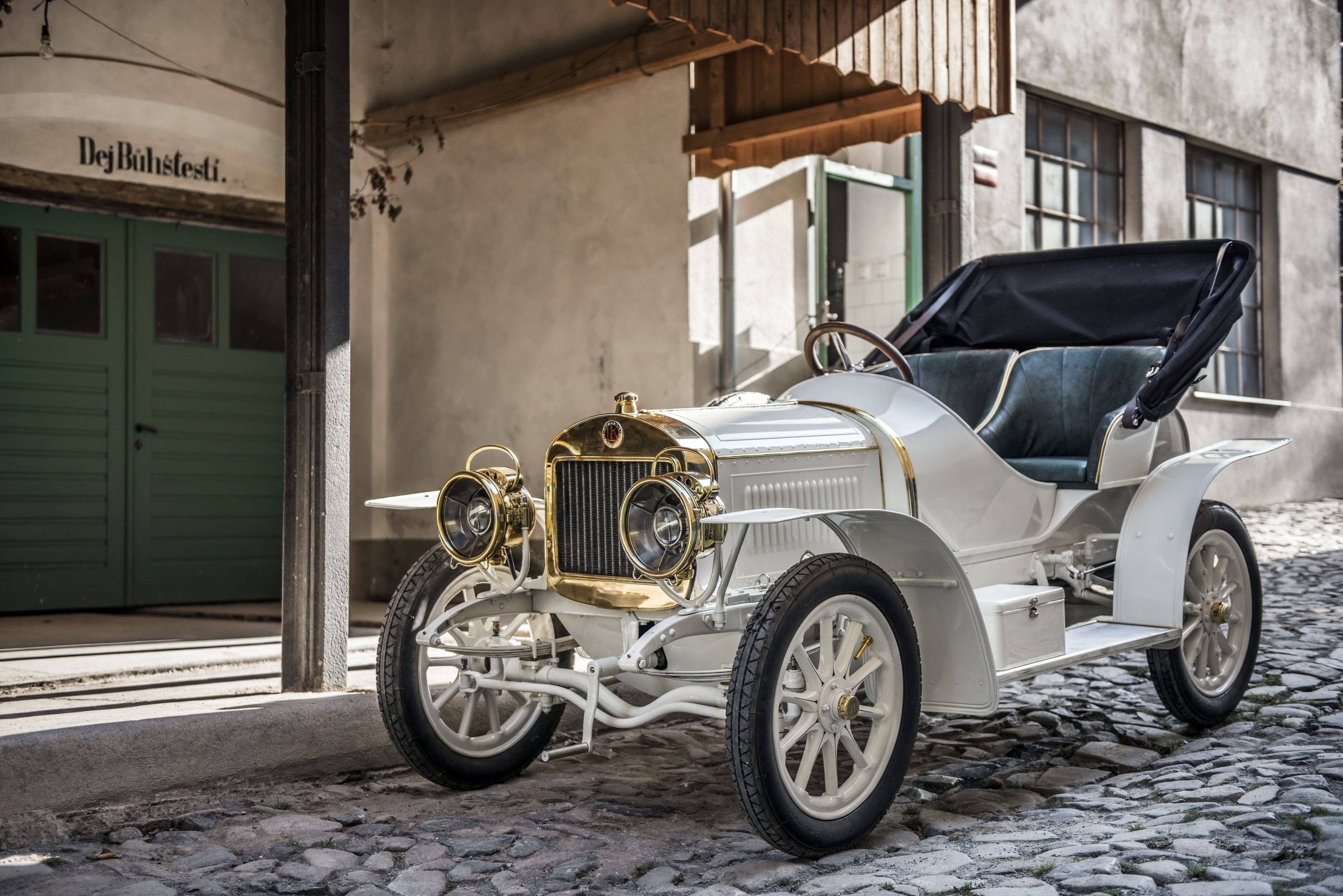 1908 Laurin & Klement Cabriolet HD Wallpaper