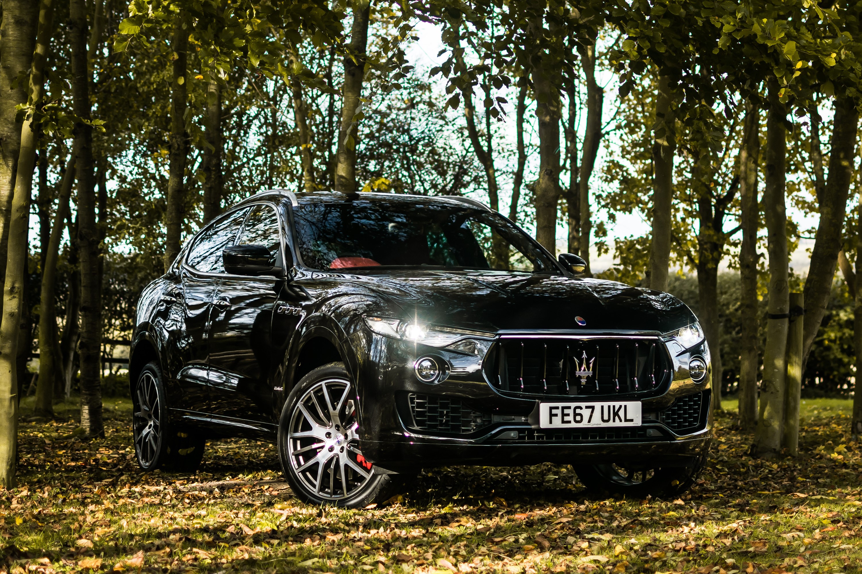 Black Maserati Levante S Q4 GranSport in forest HD Wallpaper