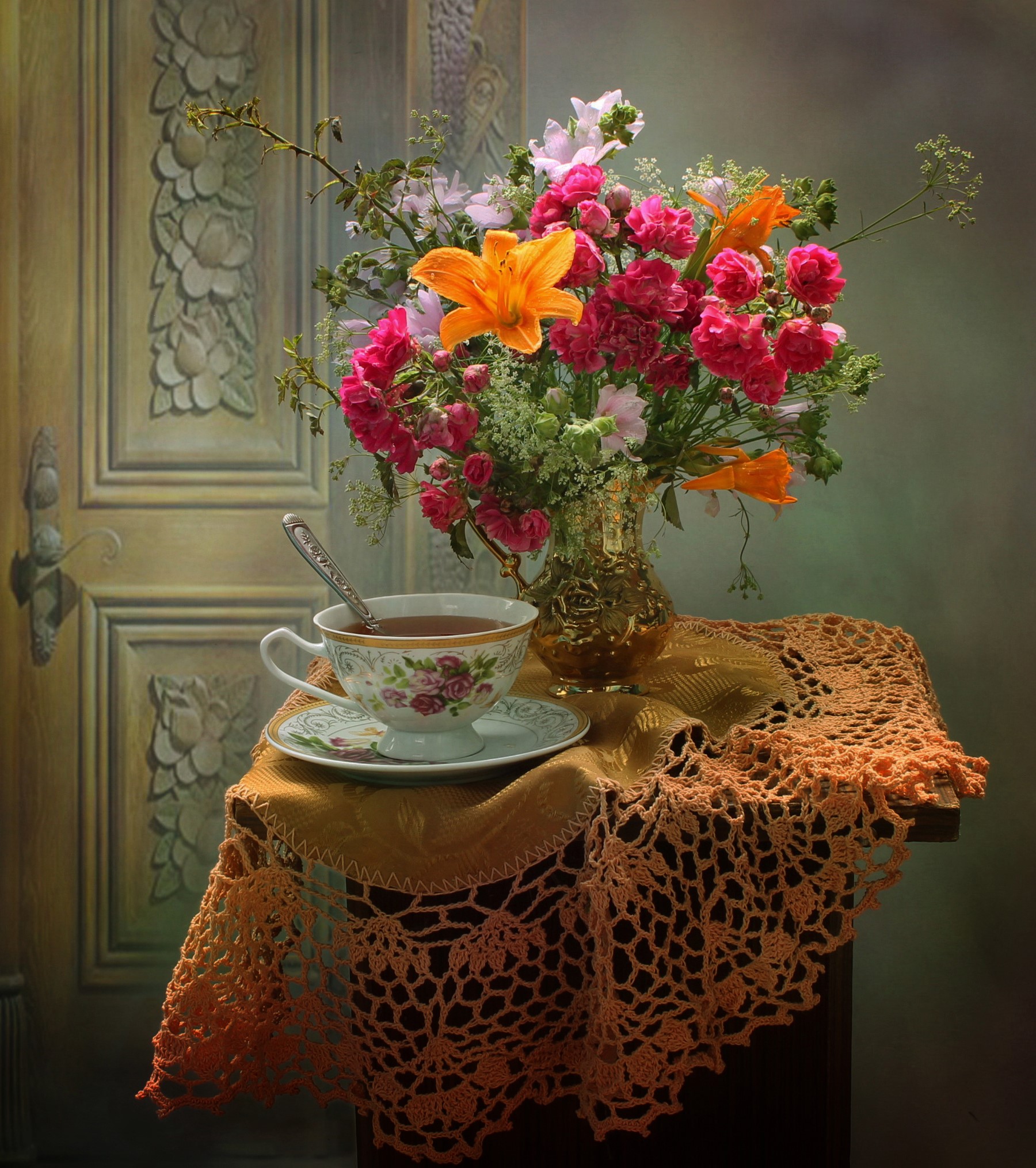 Still life with bouquet and tea cup HD Wallpaper