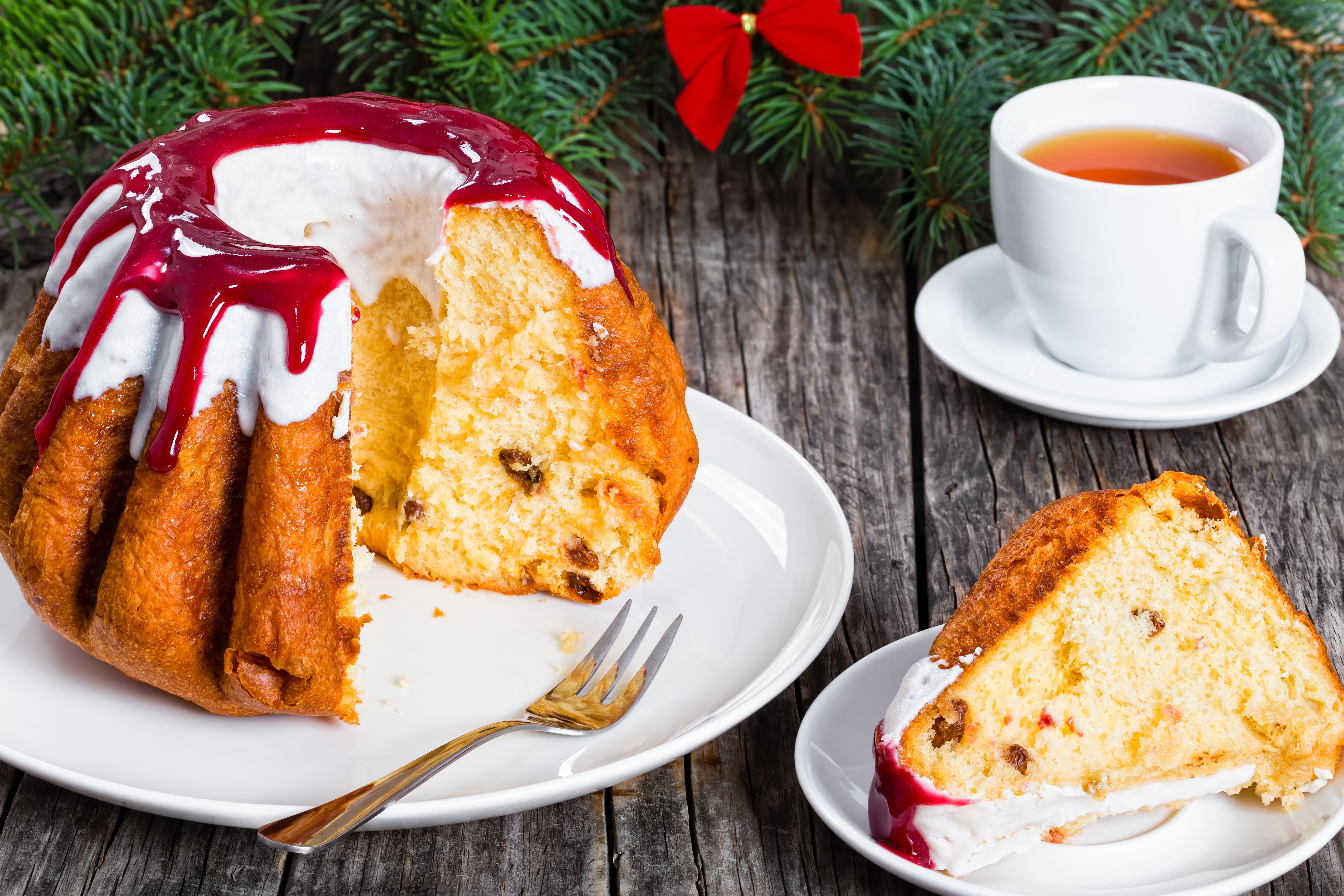 Christmas cake with jam and tea HD Wallpaper