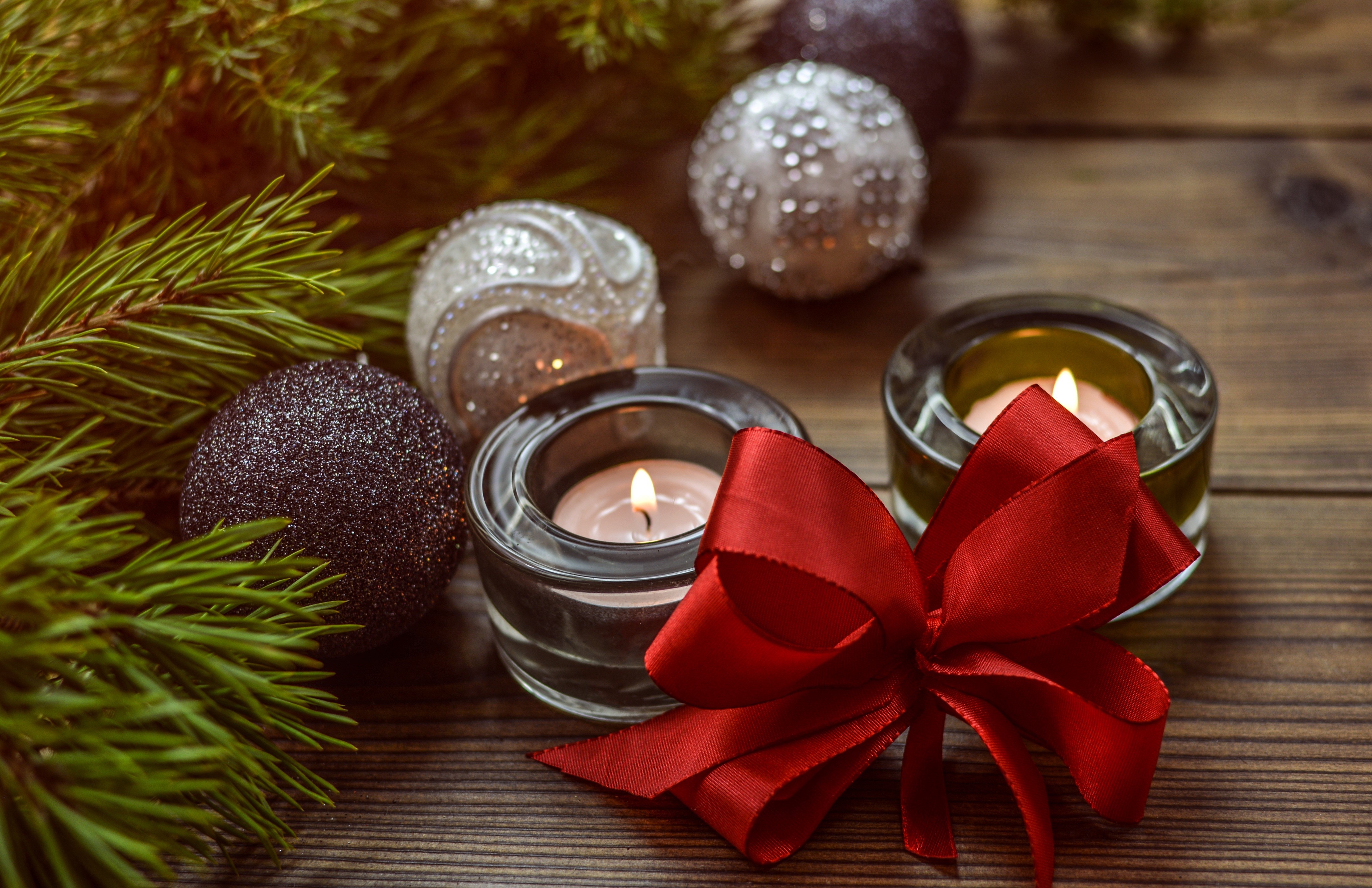 Christmas candles with pine branches and ornaments HD Wallpaper