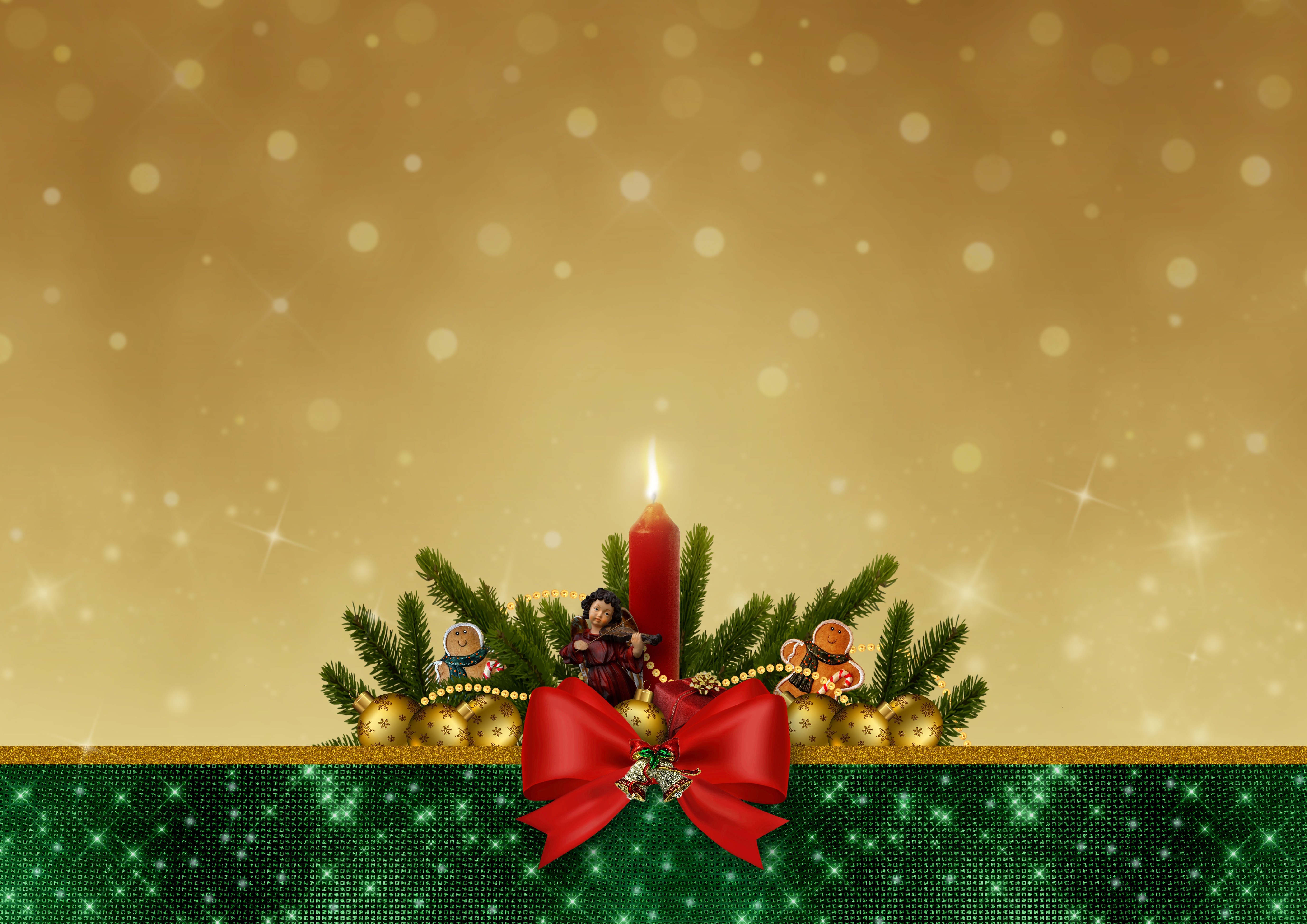Christmas candle with ornaments and figures HD Wallpaper