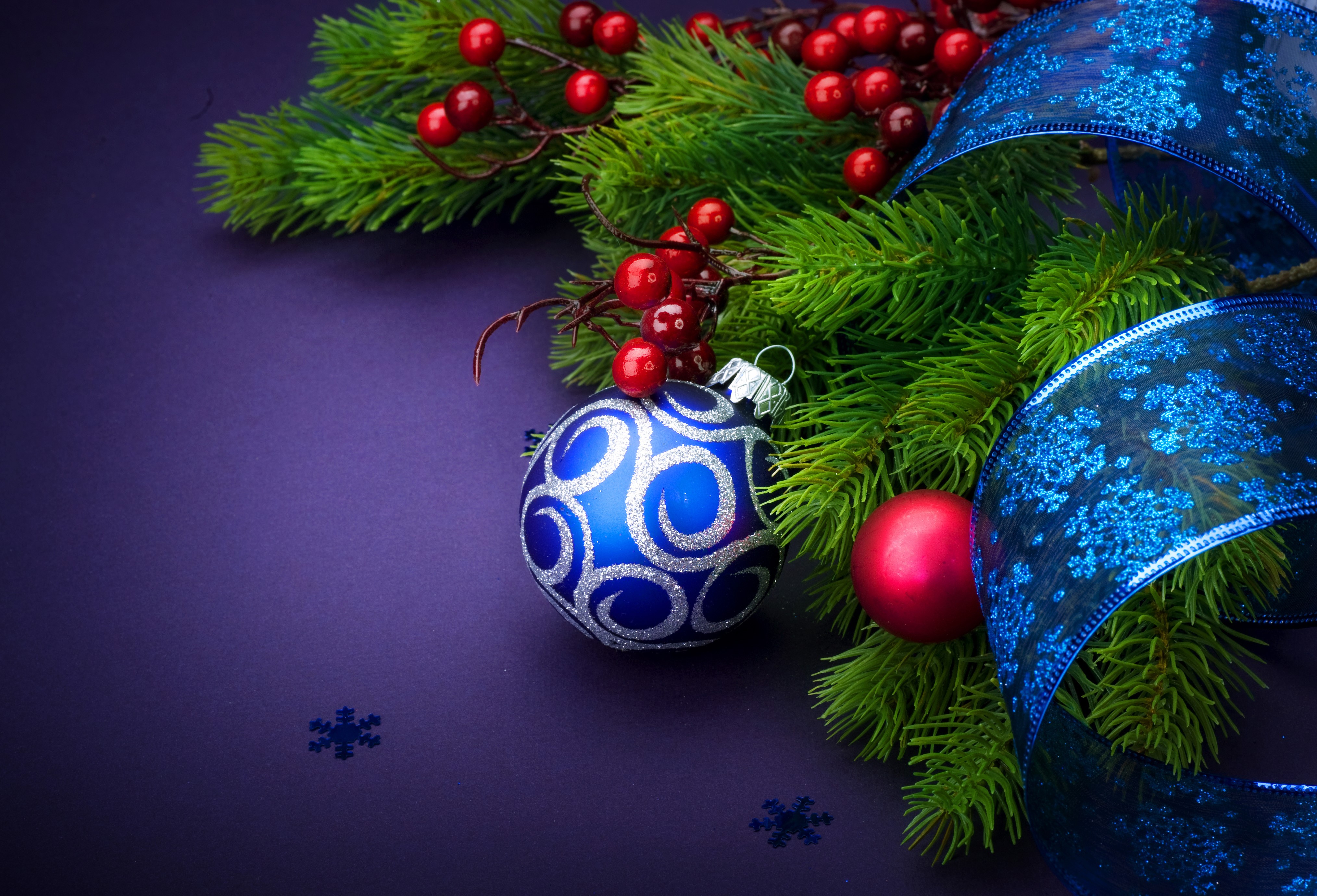 Christmas decoration with pine branches and ornaments HD Wallpaper