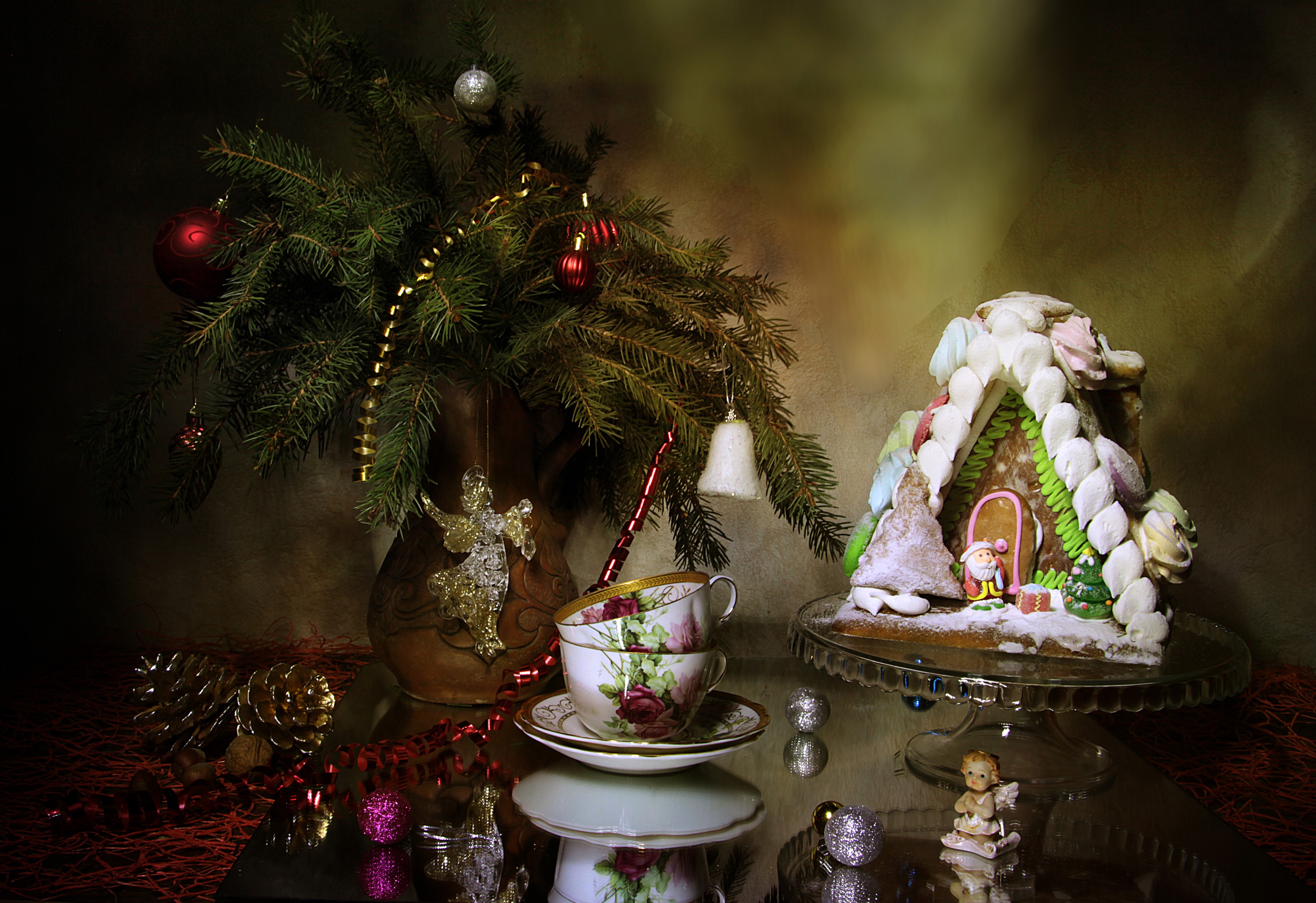 Christmas still life with gingerbread house and tree HD Wallpaper
